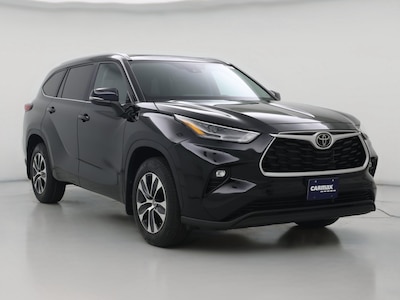 Black 2023 Toyota Highlander XLE