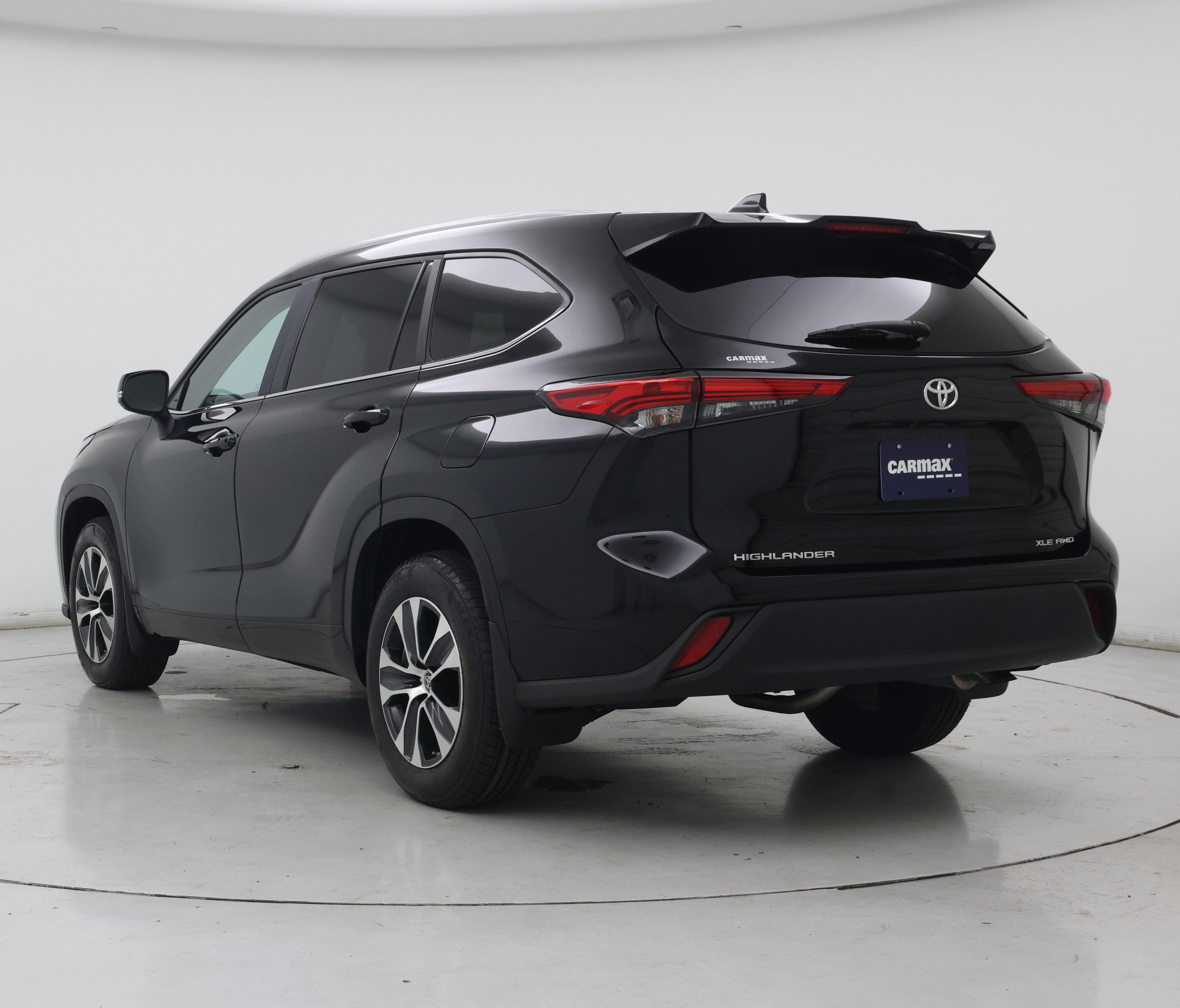Thumbnail: 2023 Toyota Highlander - 2