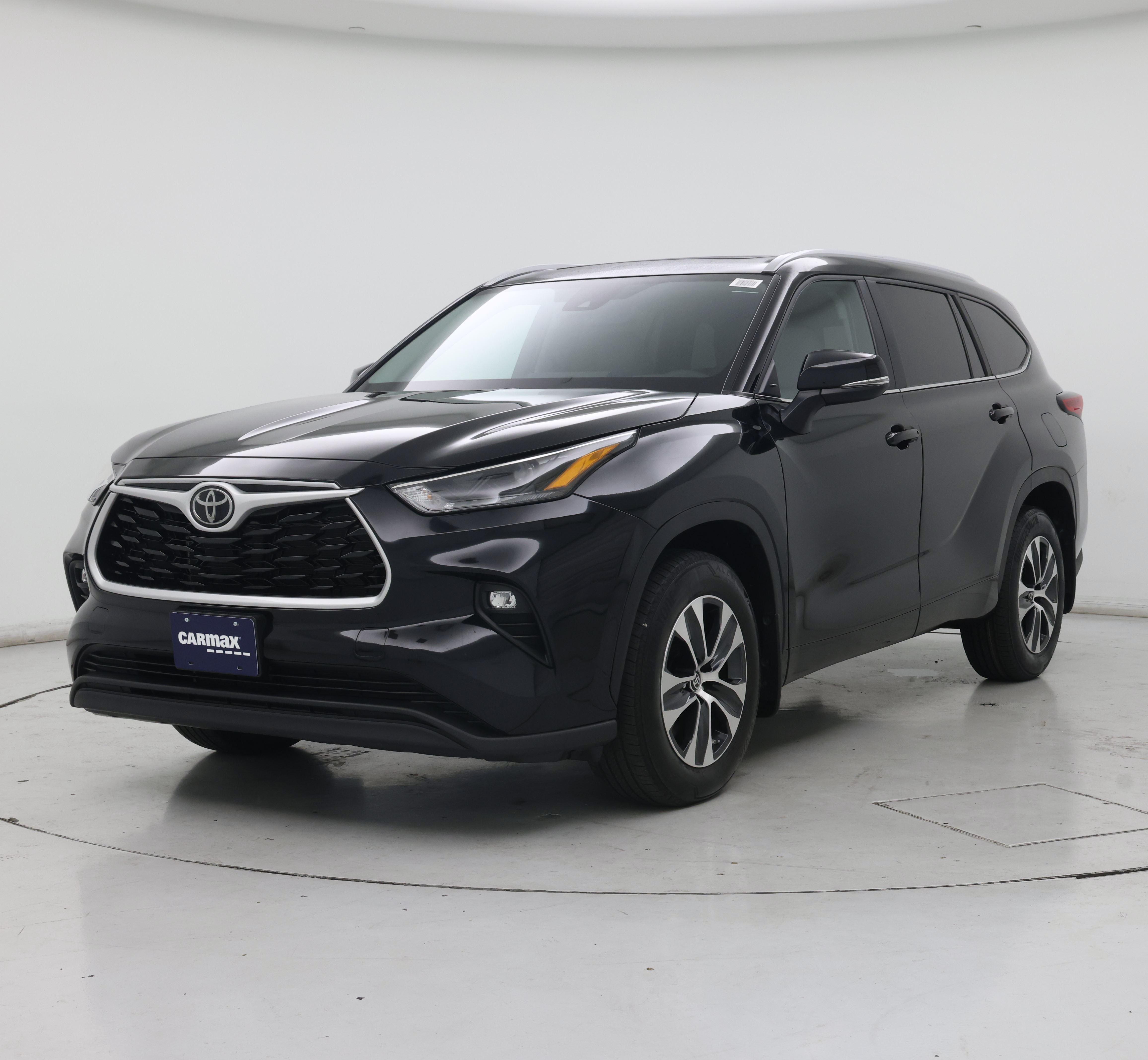 Thumbnail: 2023 Toyota Highlander - 4