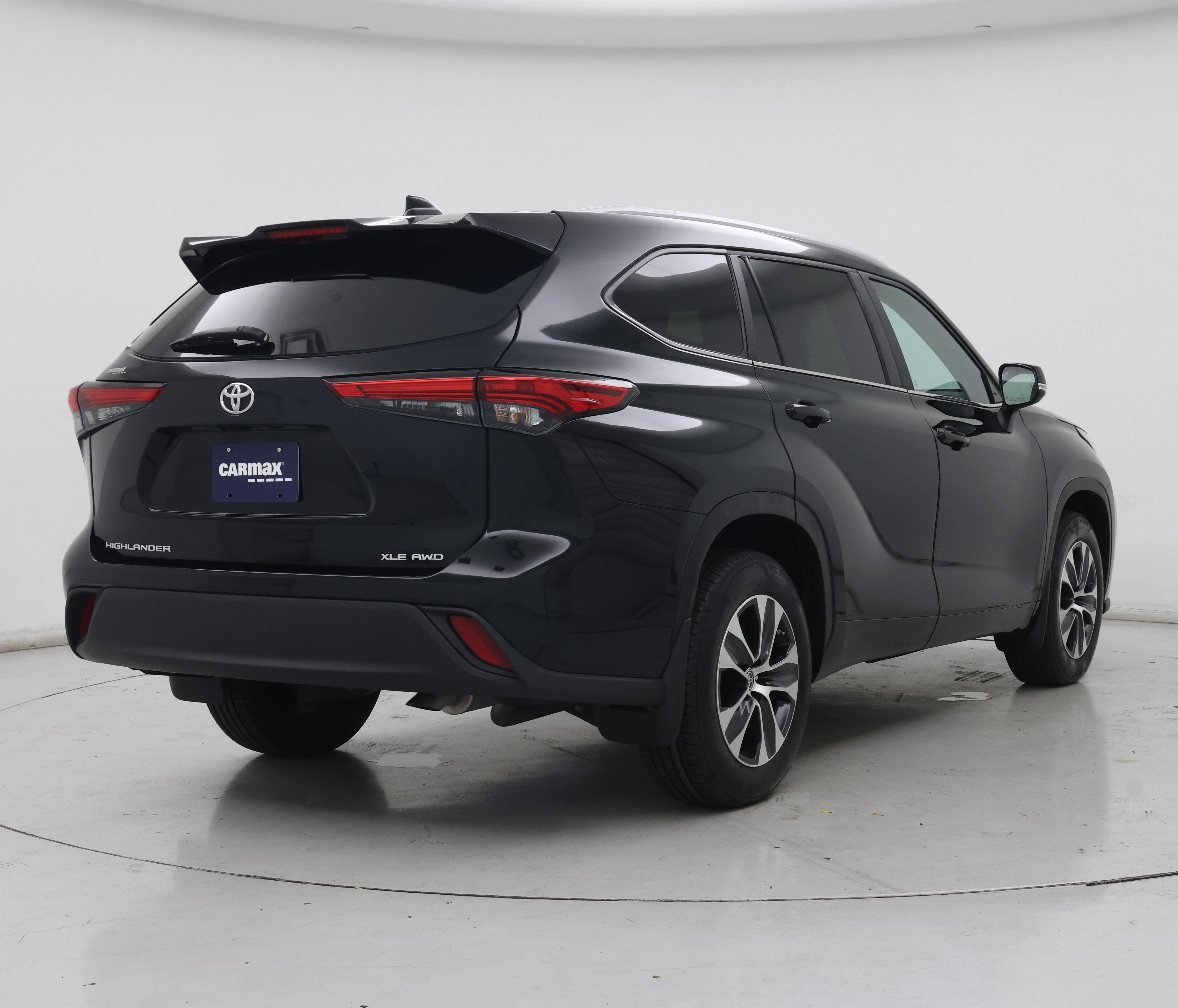 Thumbnail: 2023 Toyota Highlander - 8