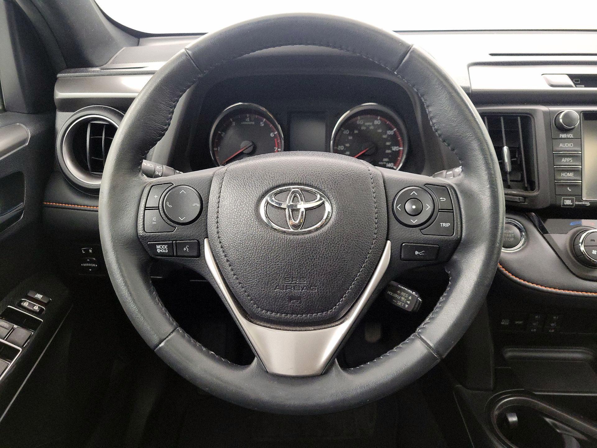 Thumbnail: 2016 Toyota RAV4 - 10