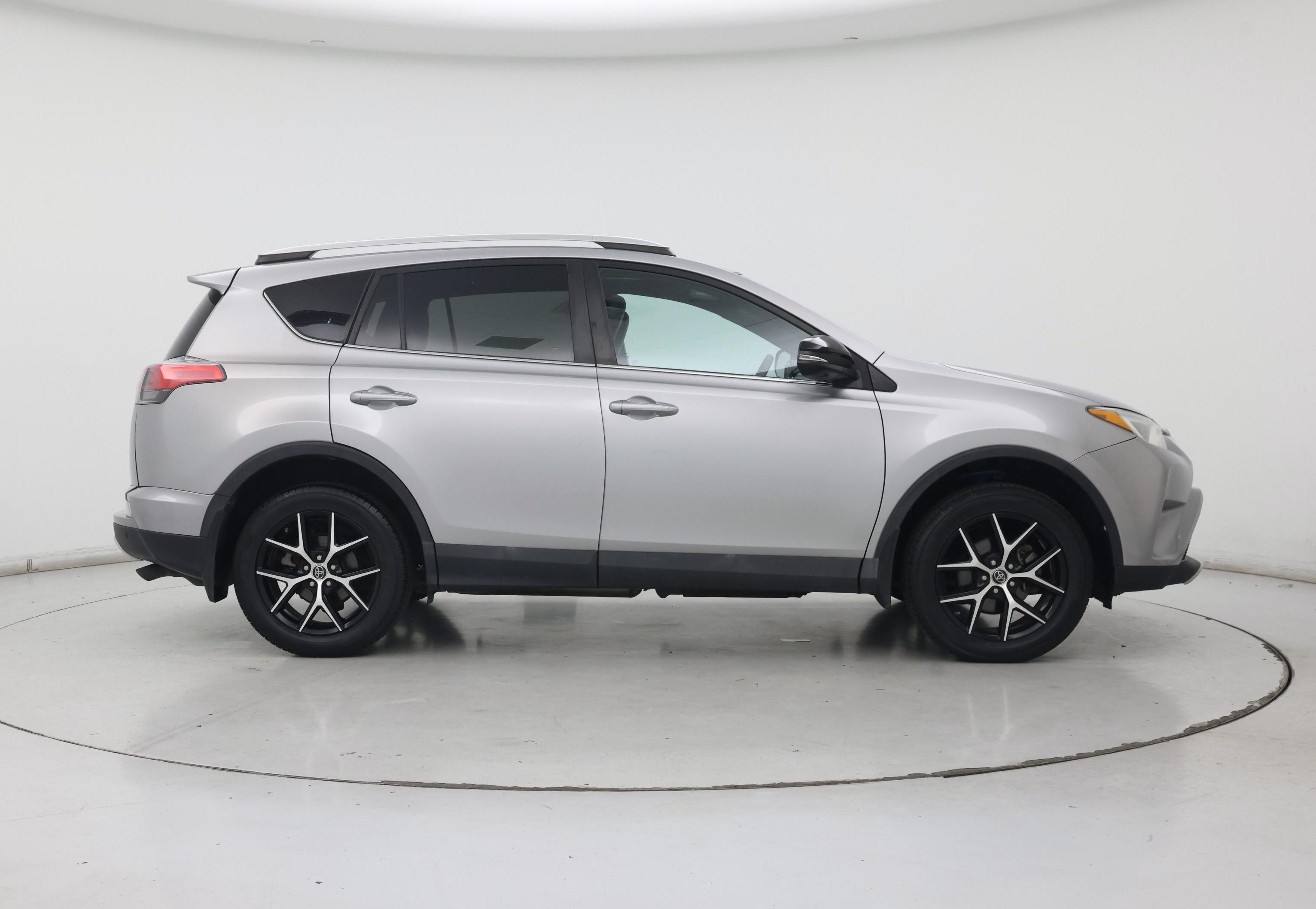 Thumbnail: 2016 Toyota RAV4 - 7