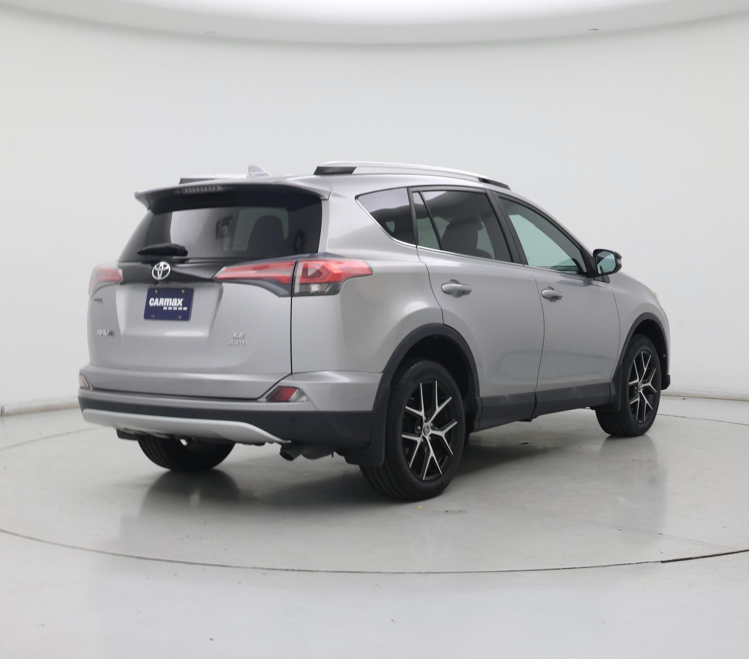 Thumbnail: 2016 Toyota RAV4 - 8