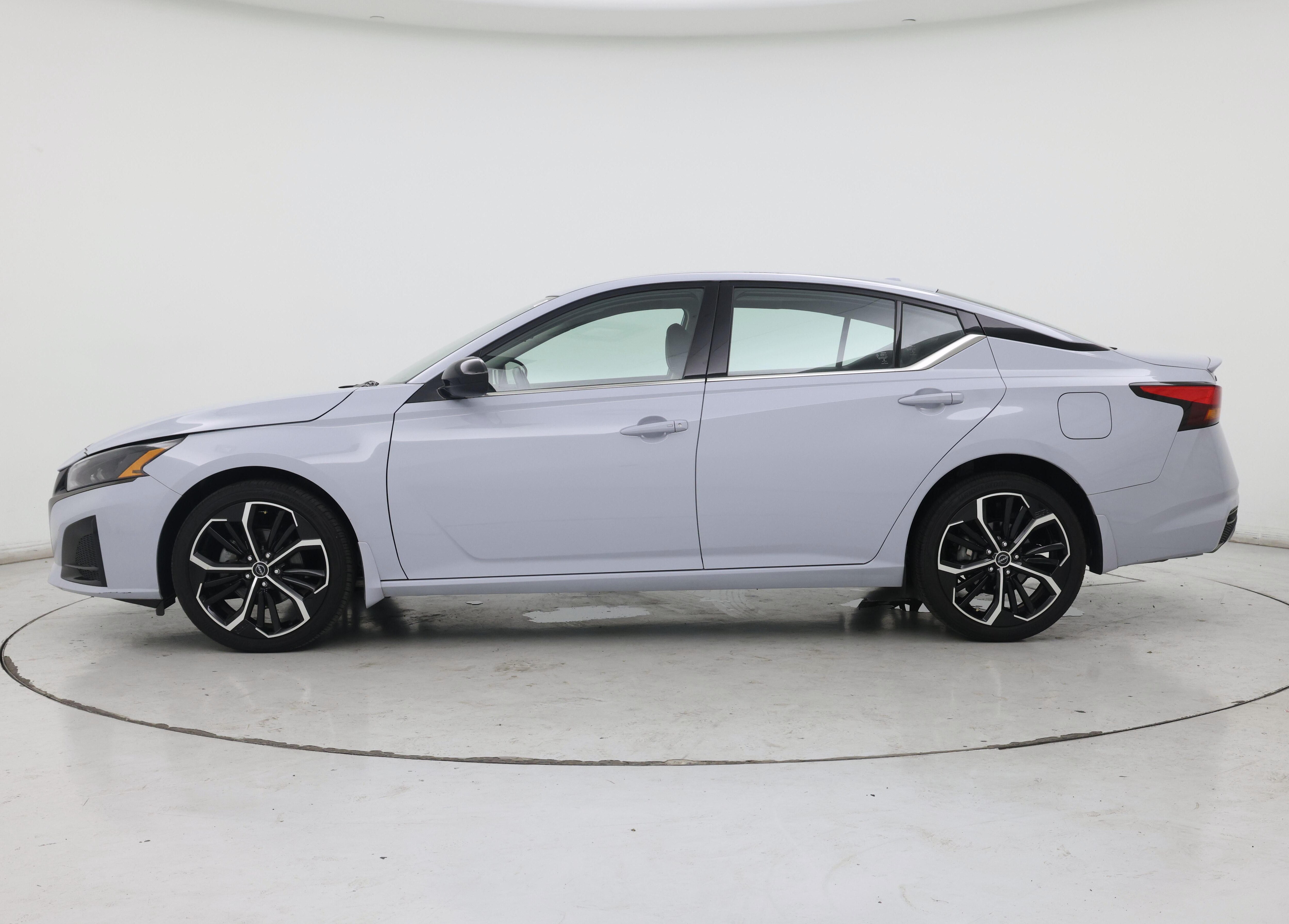 Thumbnail: 2023 Nissan Altima - 3