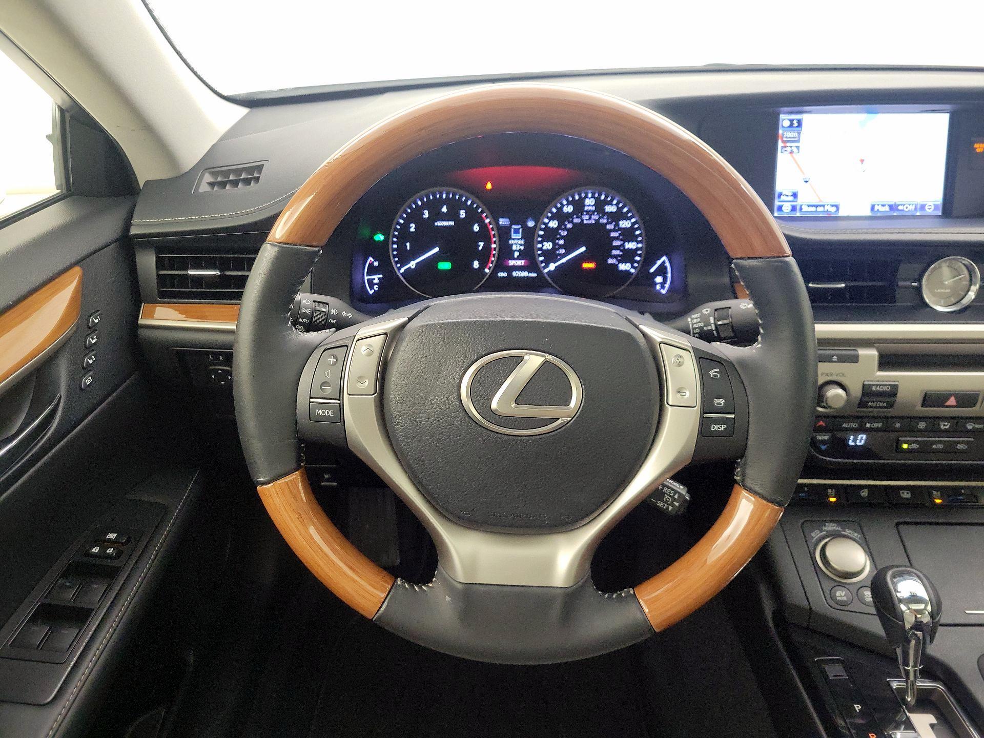 Thumbnail: 2014 Lexus ES - 10
