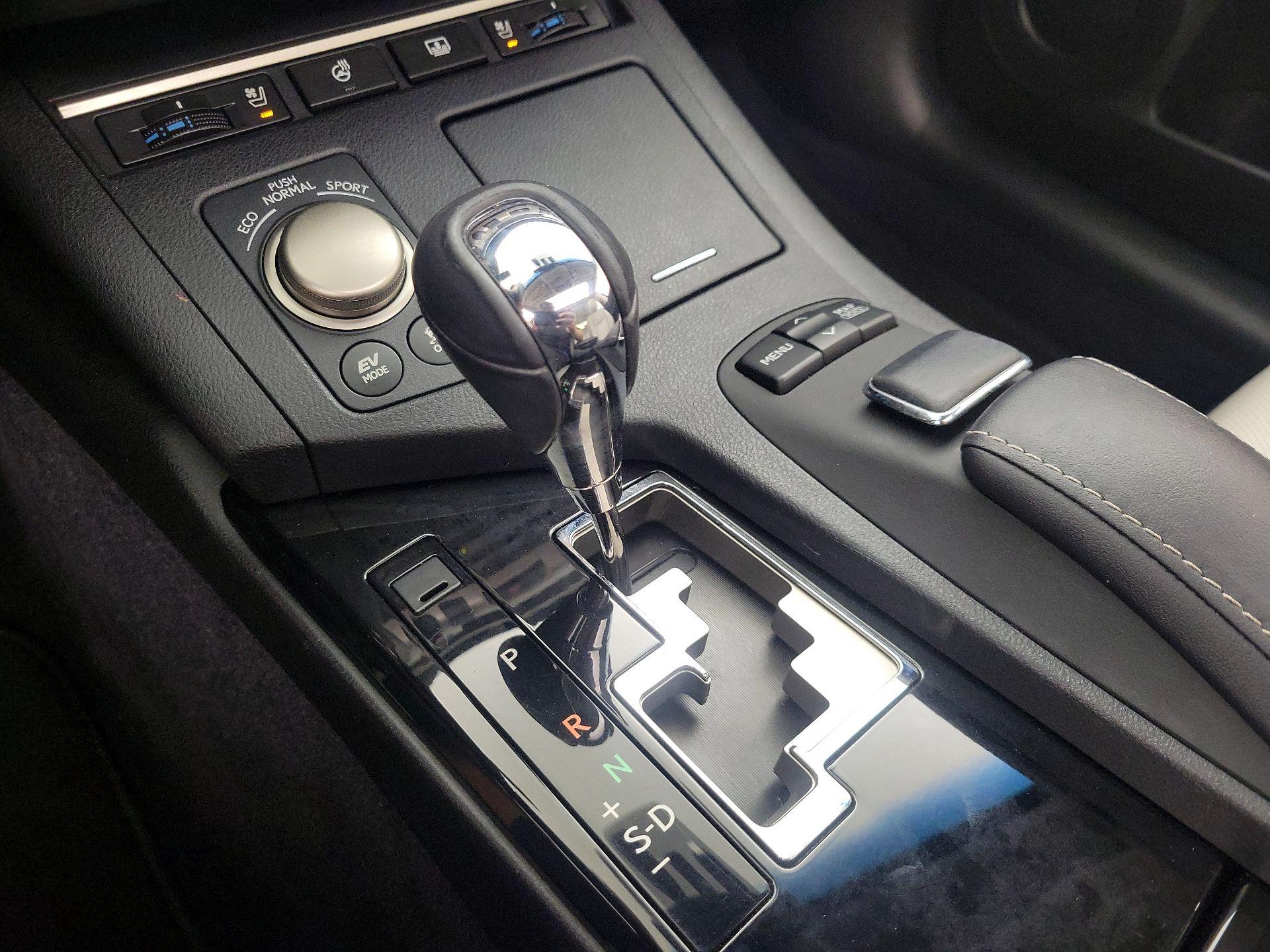 Thumbnail: 2014 Lexus ES - 18