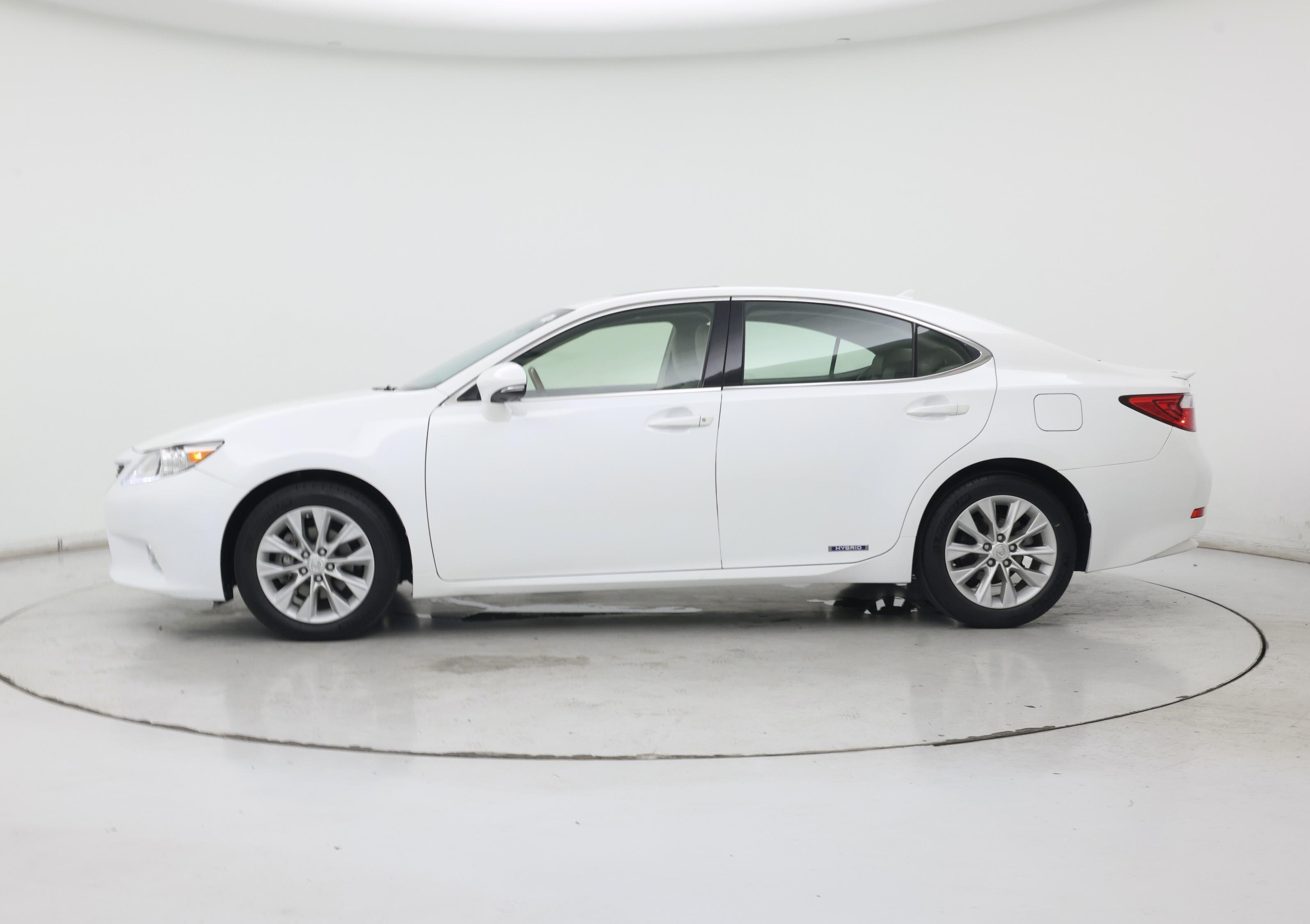 Thumbnail: 2014 Lexus ES - 3