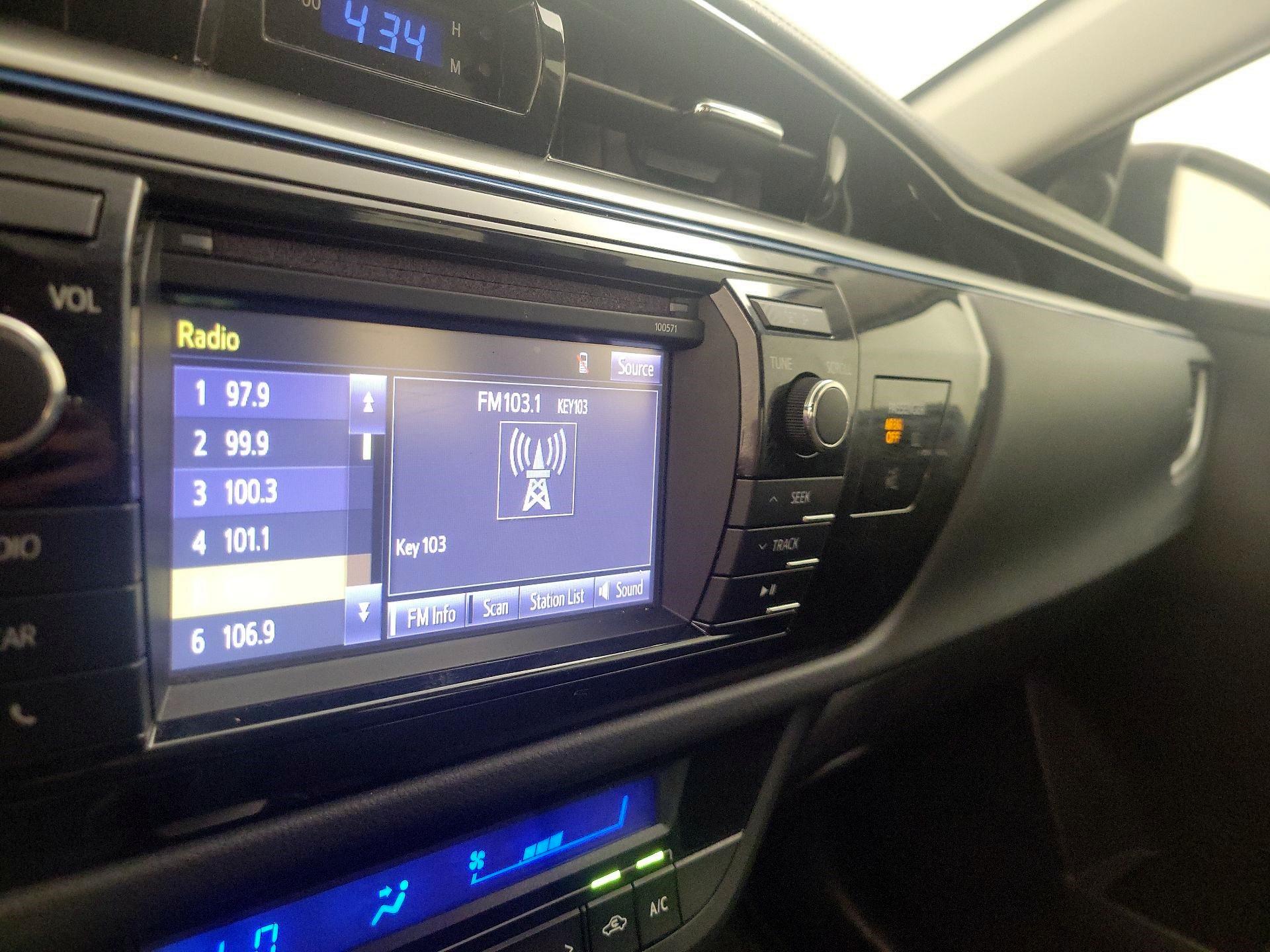 Thumbnail: 2016 Toyota Corolla - 15