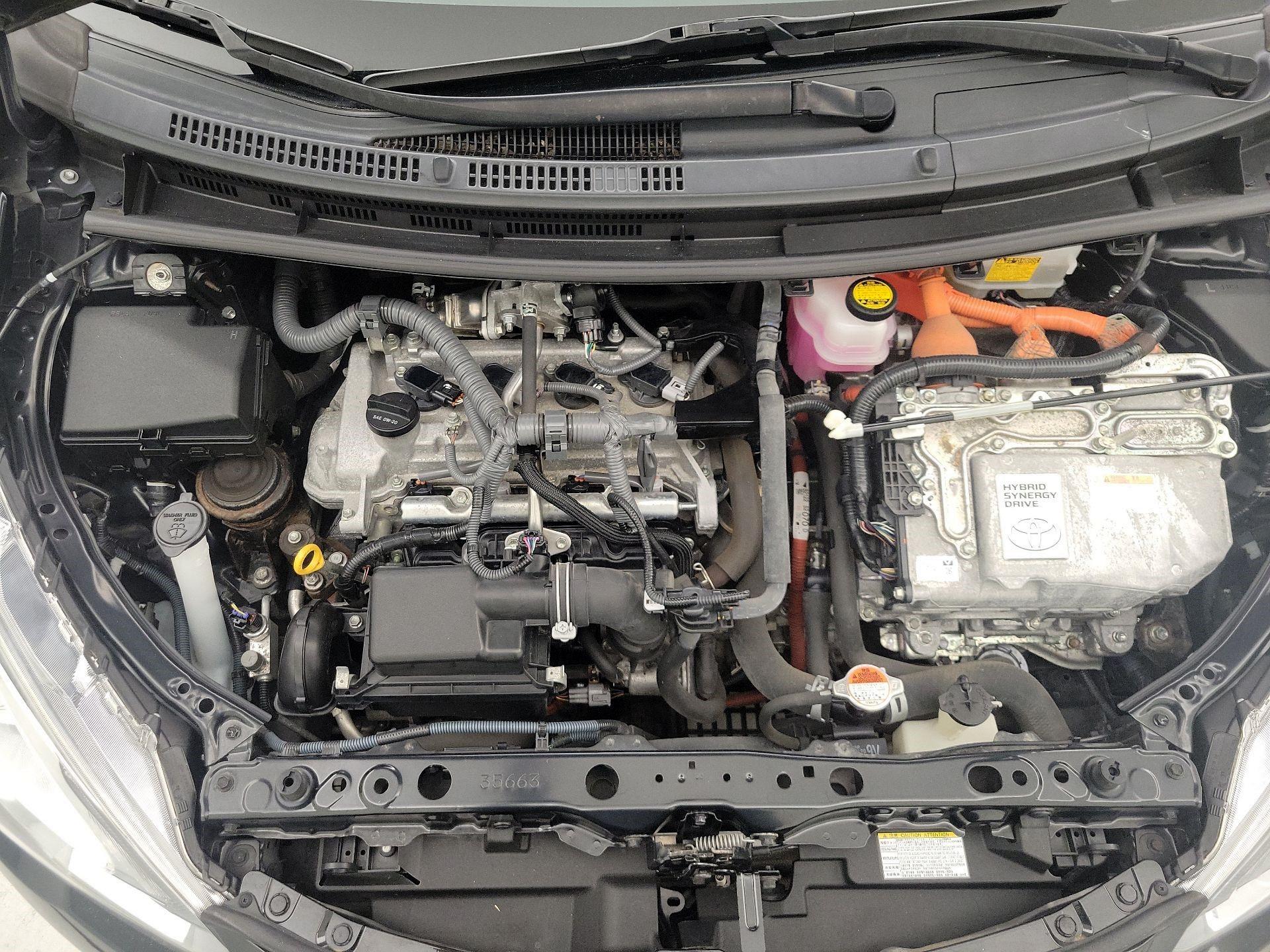 Thumbnail: 2016 Toyota Prius c - 20