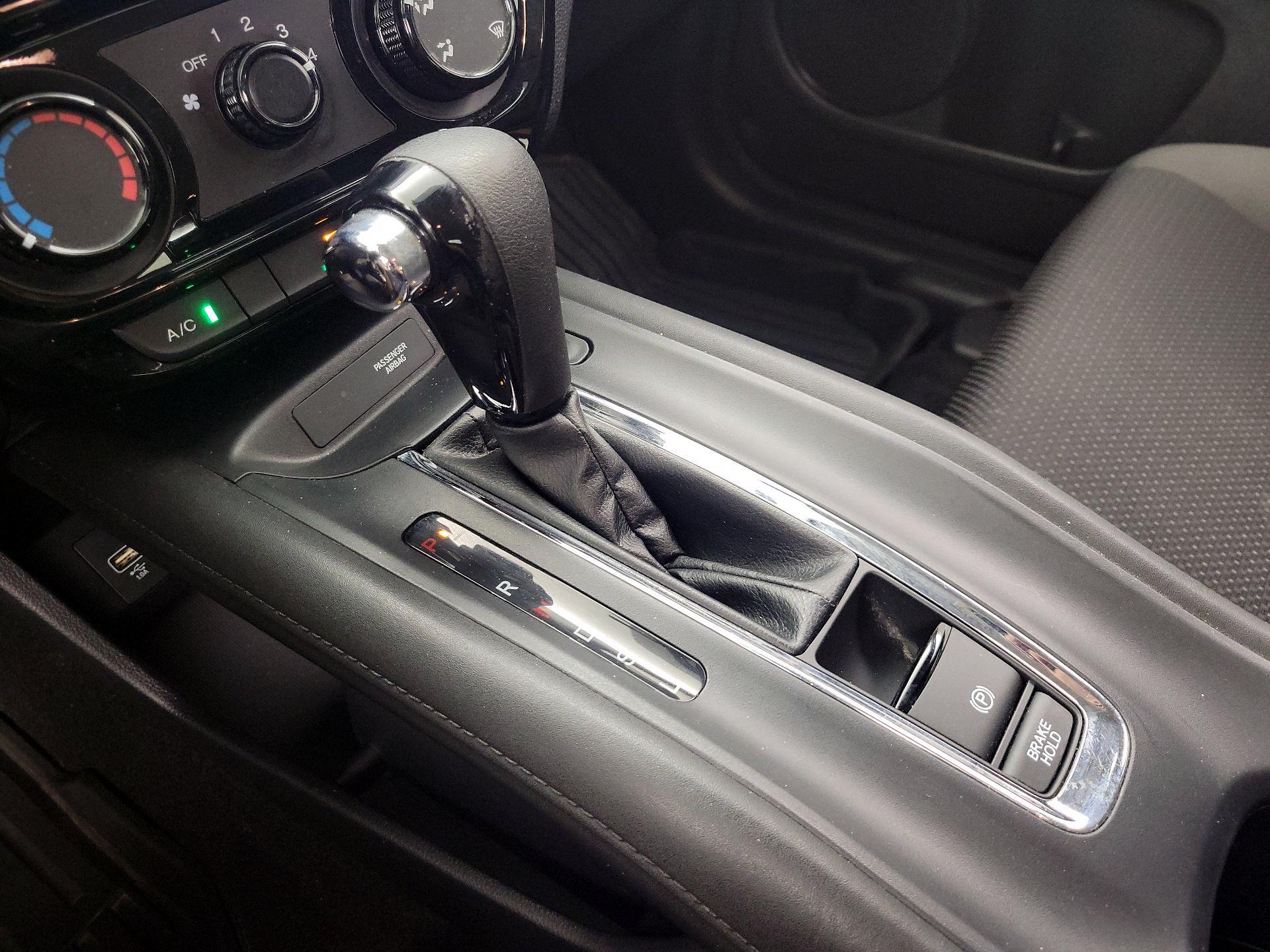 Thumbnail: 2019 Honda HR-V - 17