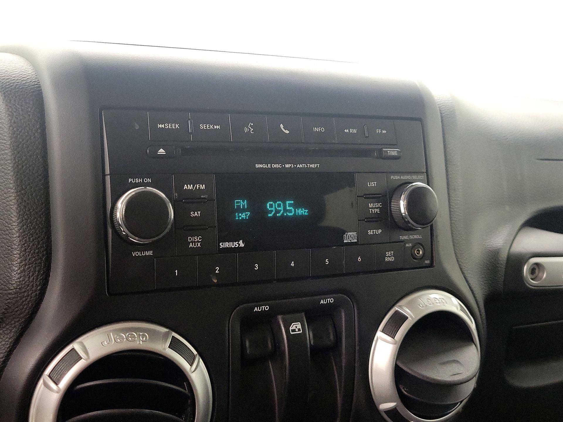 Thumbnail: 2013 Jeep Wrangler - 13