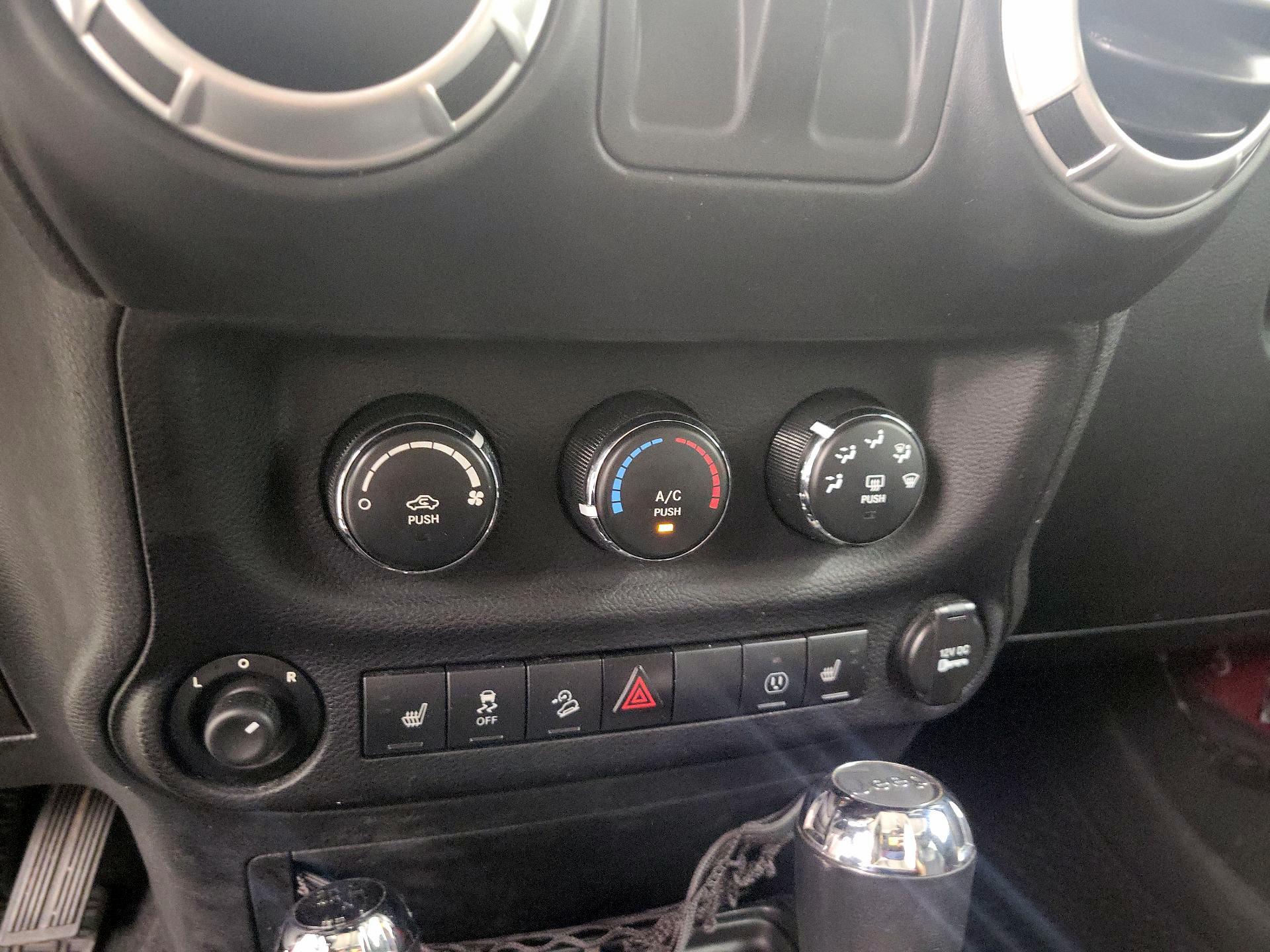 Thumbnail: 2013 Jeep Wrangler - 14