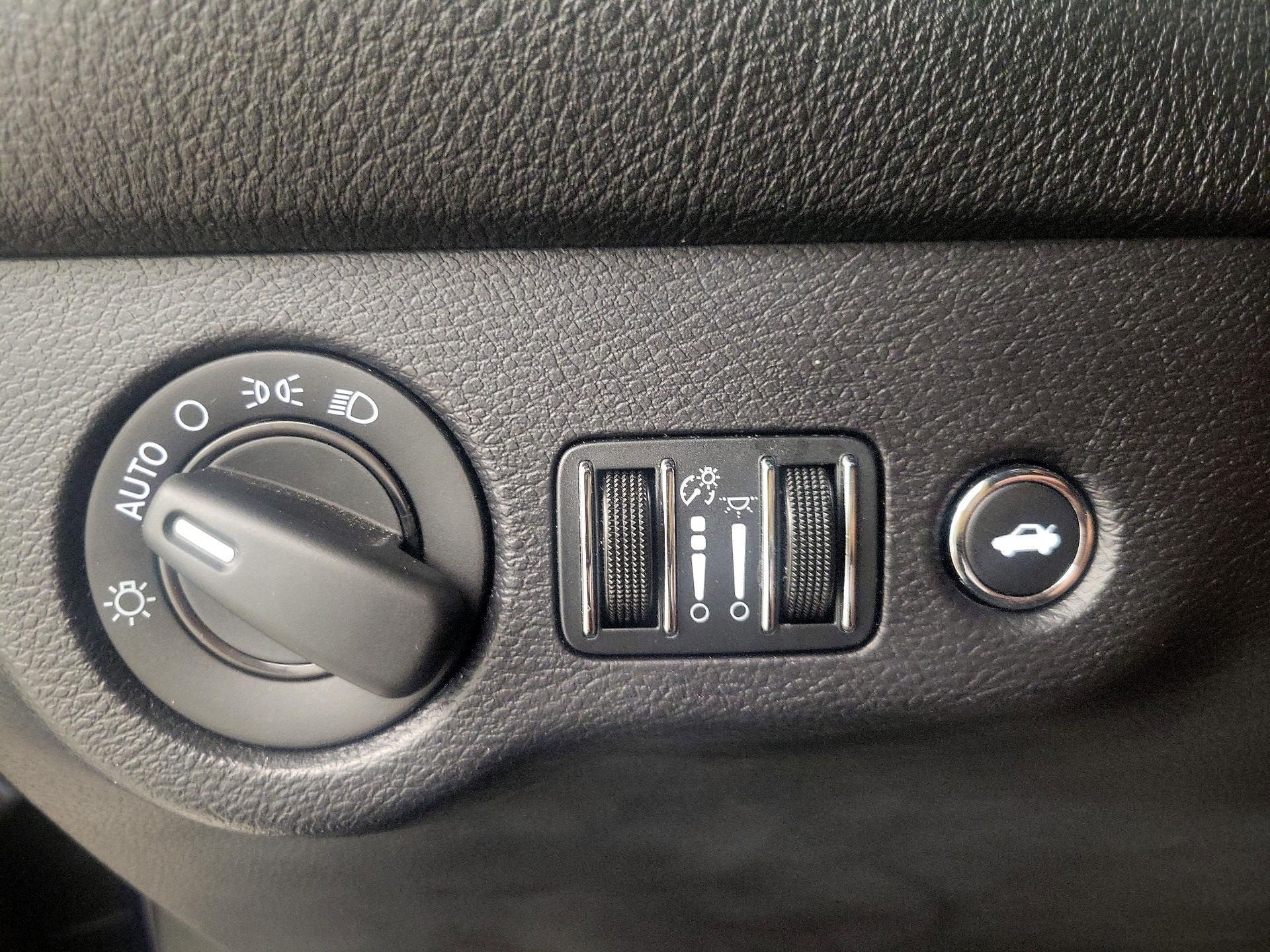 Thumbnail: 2015 Dodge Challenger - 13