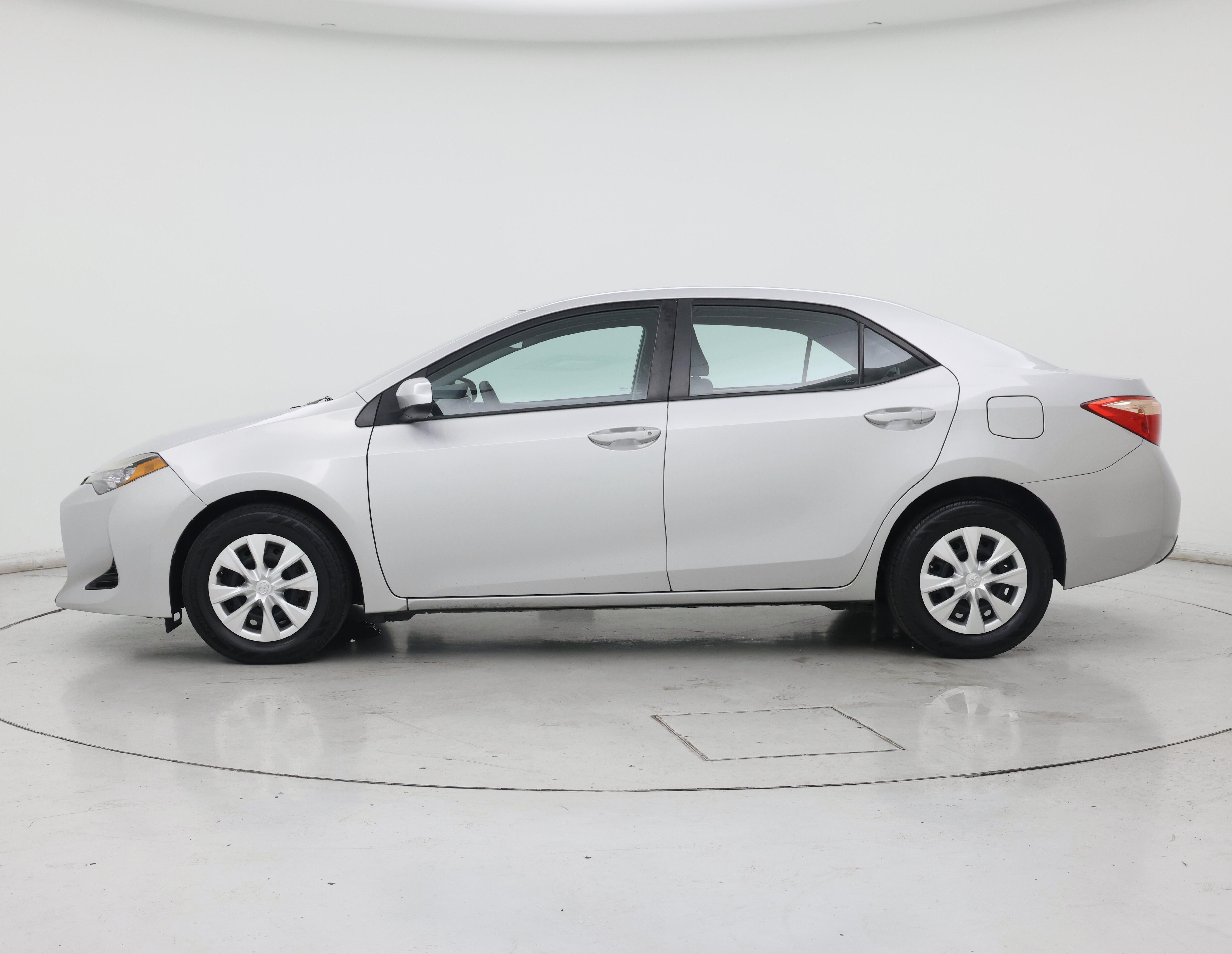 Thumbnail: 2017 Toyota Corolla - 3