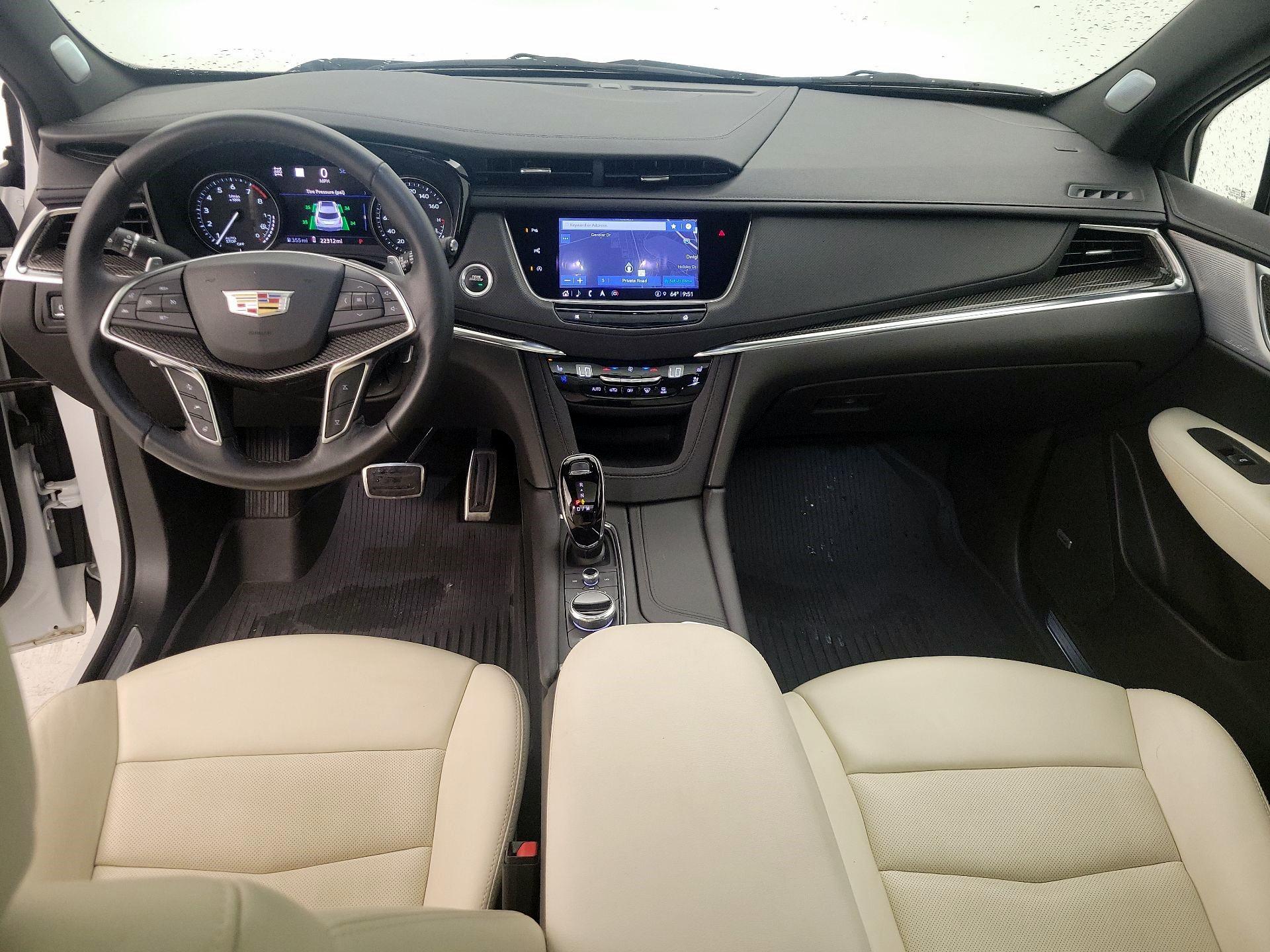 Thumbnail: 2022 Cadillac XT5 - 9