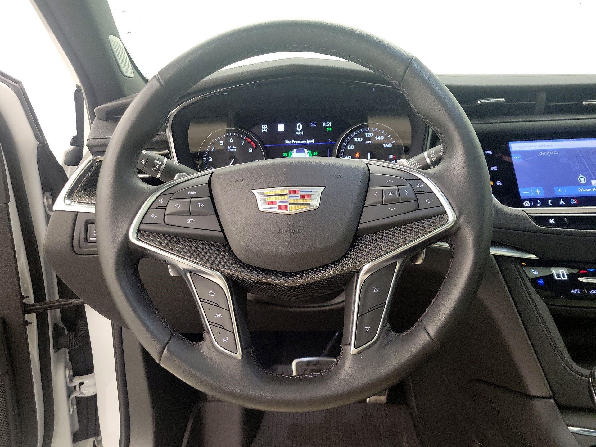 Thumbnail: 2022 Cadillac XT5 - 10