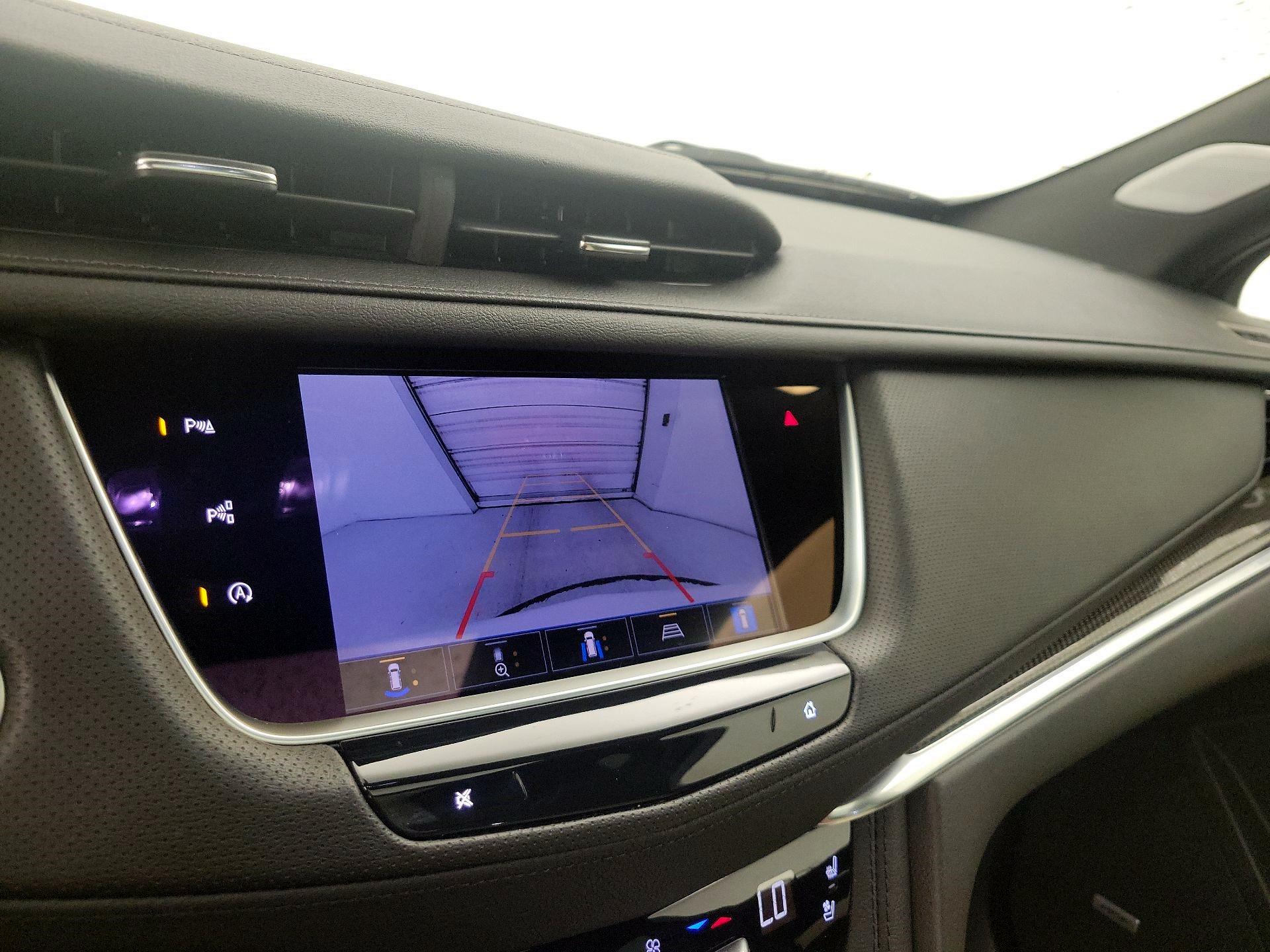 Thumbnail: 2022 Cadillac XT5 - 15