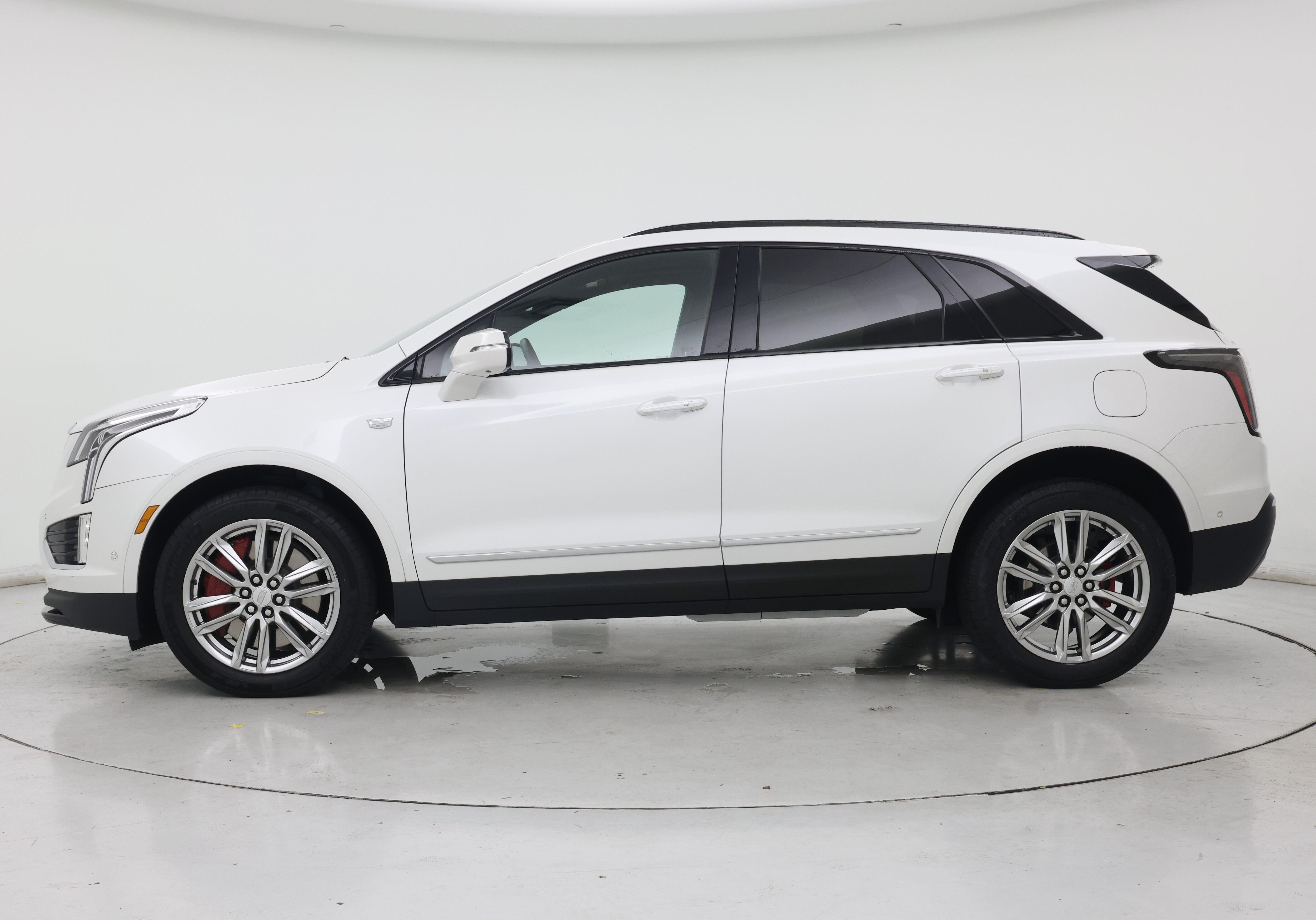 Thumbnail: 2022 Cadillac XT5 - 3