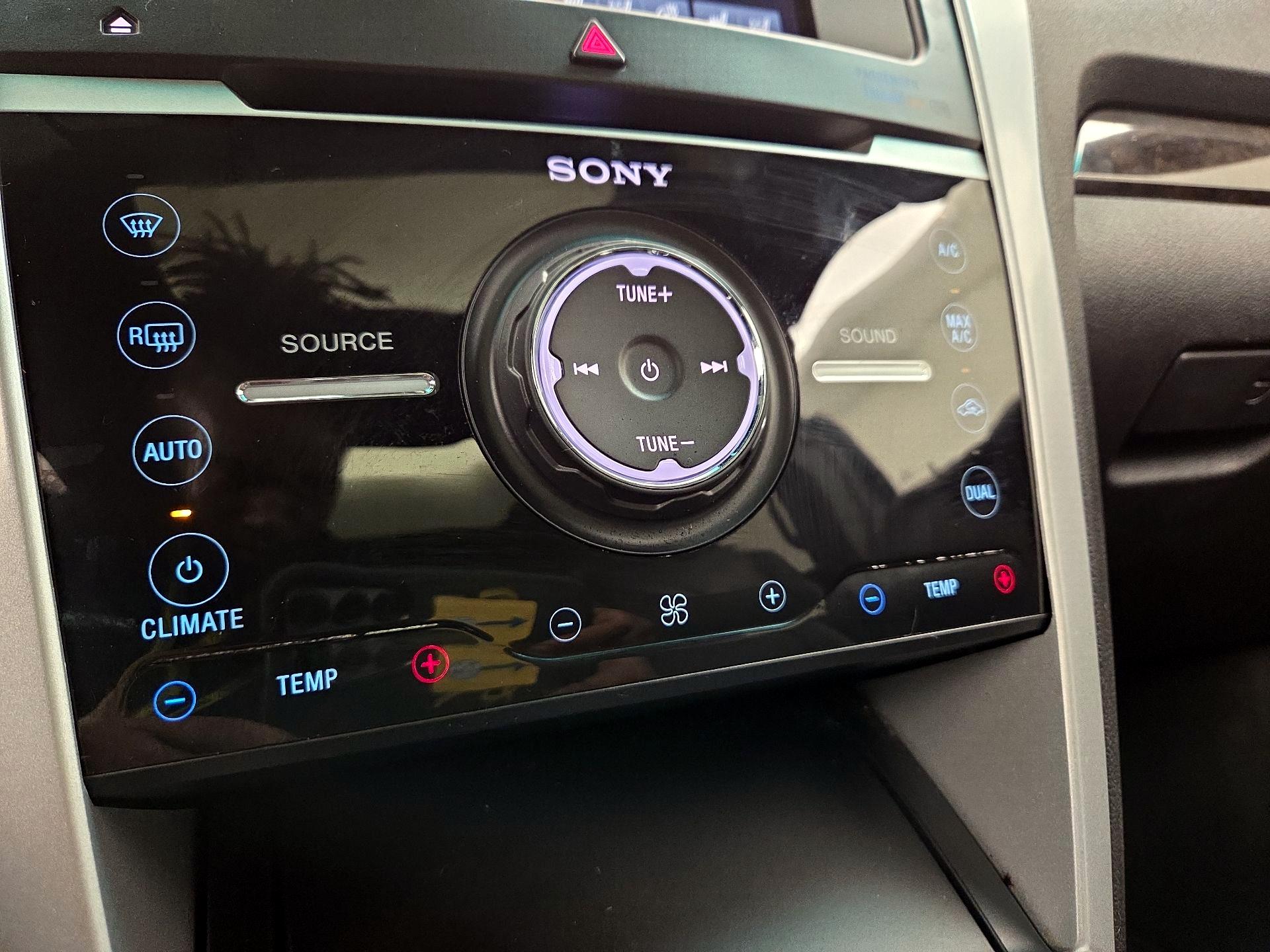 Thumbnail: 2015 Ford Explorer - 17