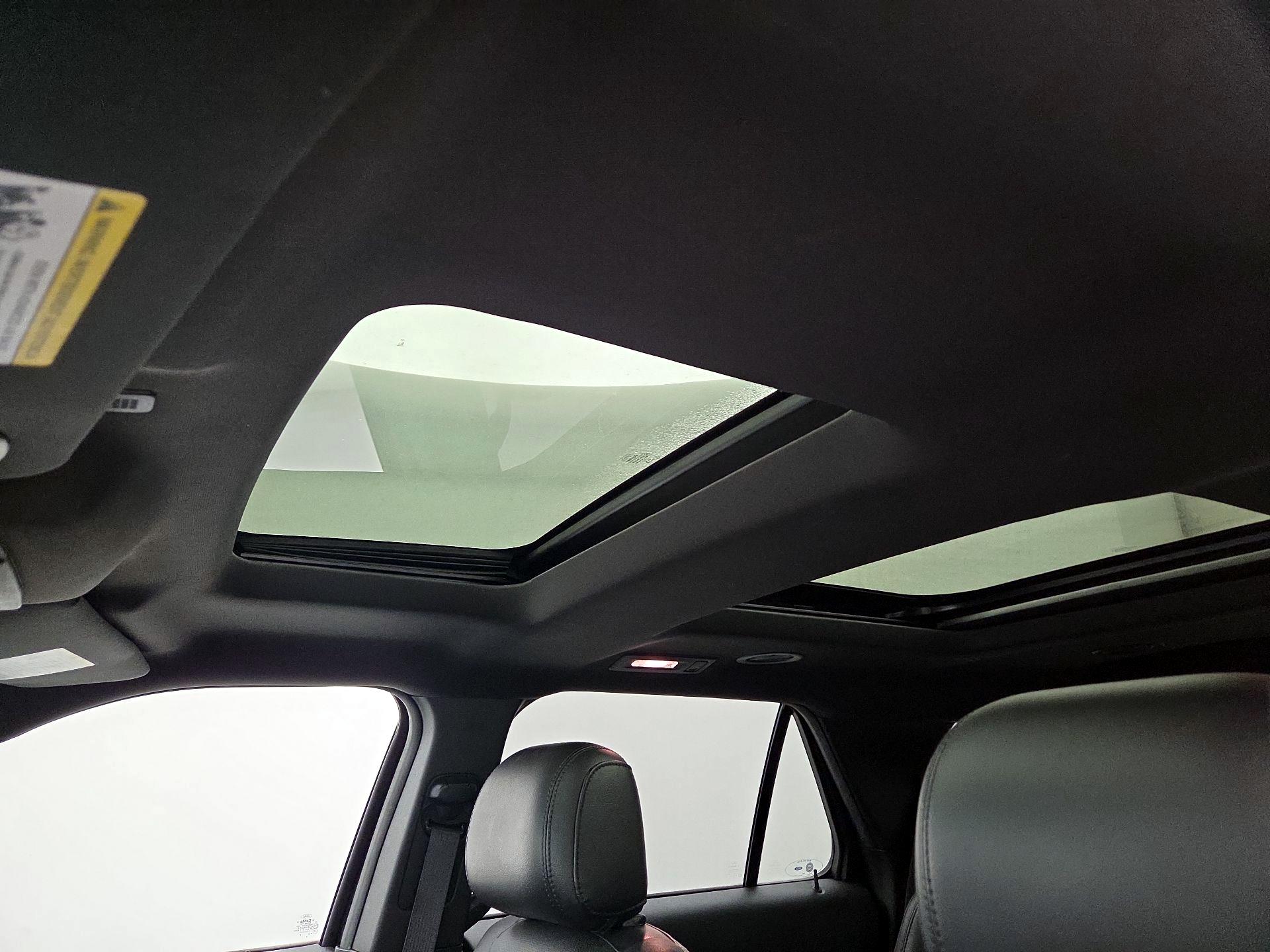 Thumbnail: 2015 Ford Explorer - 20