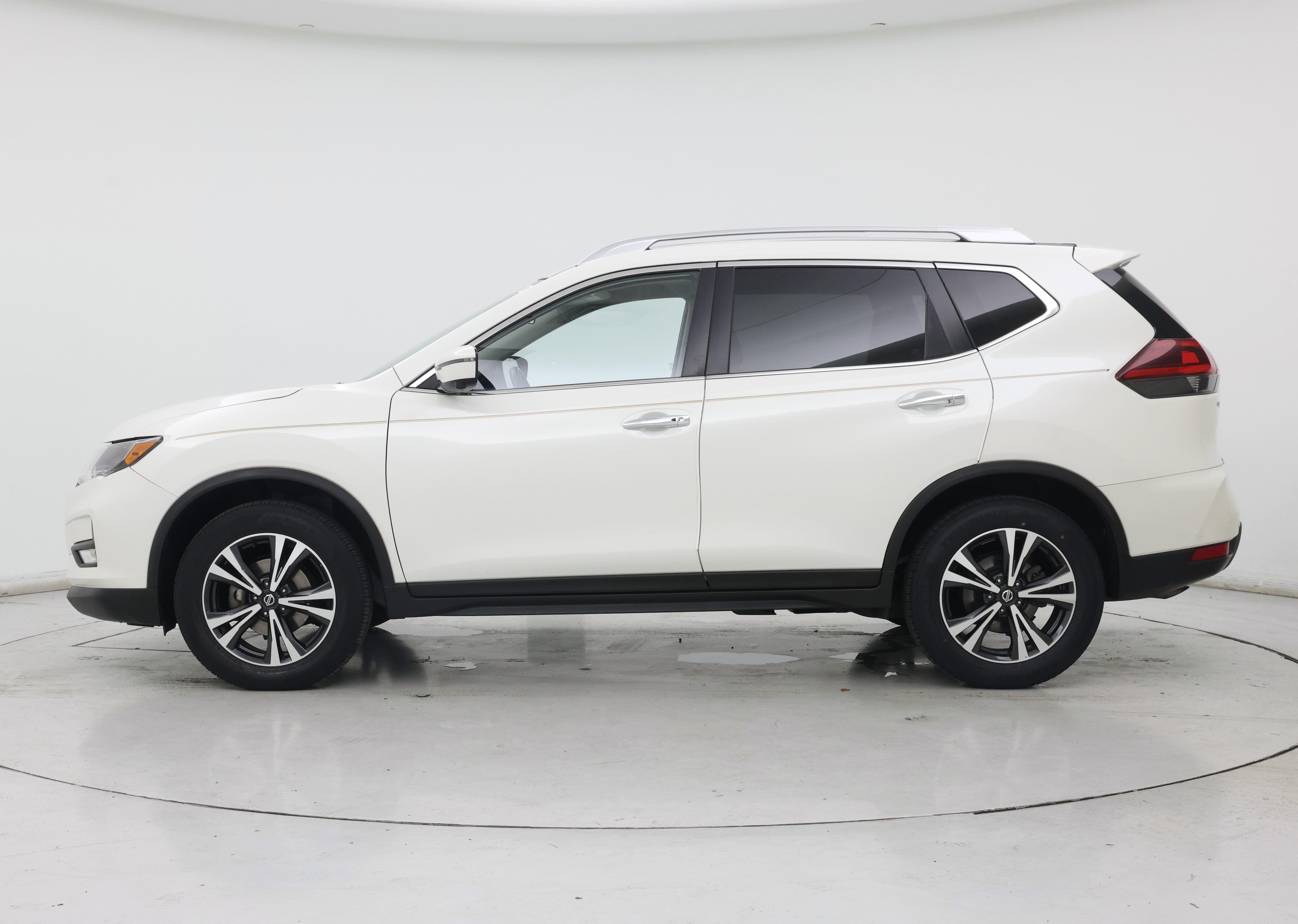 Thumbnail: 2020 Nissan Rogue - 3