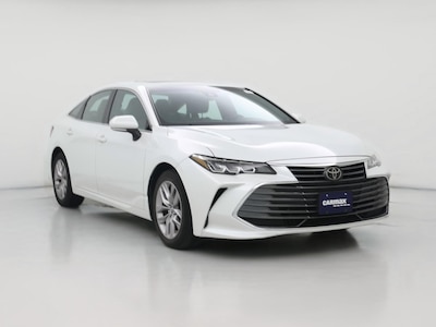 White 2019 Toyota Avalon XLE