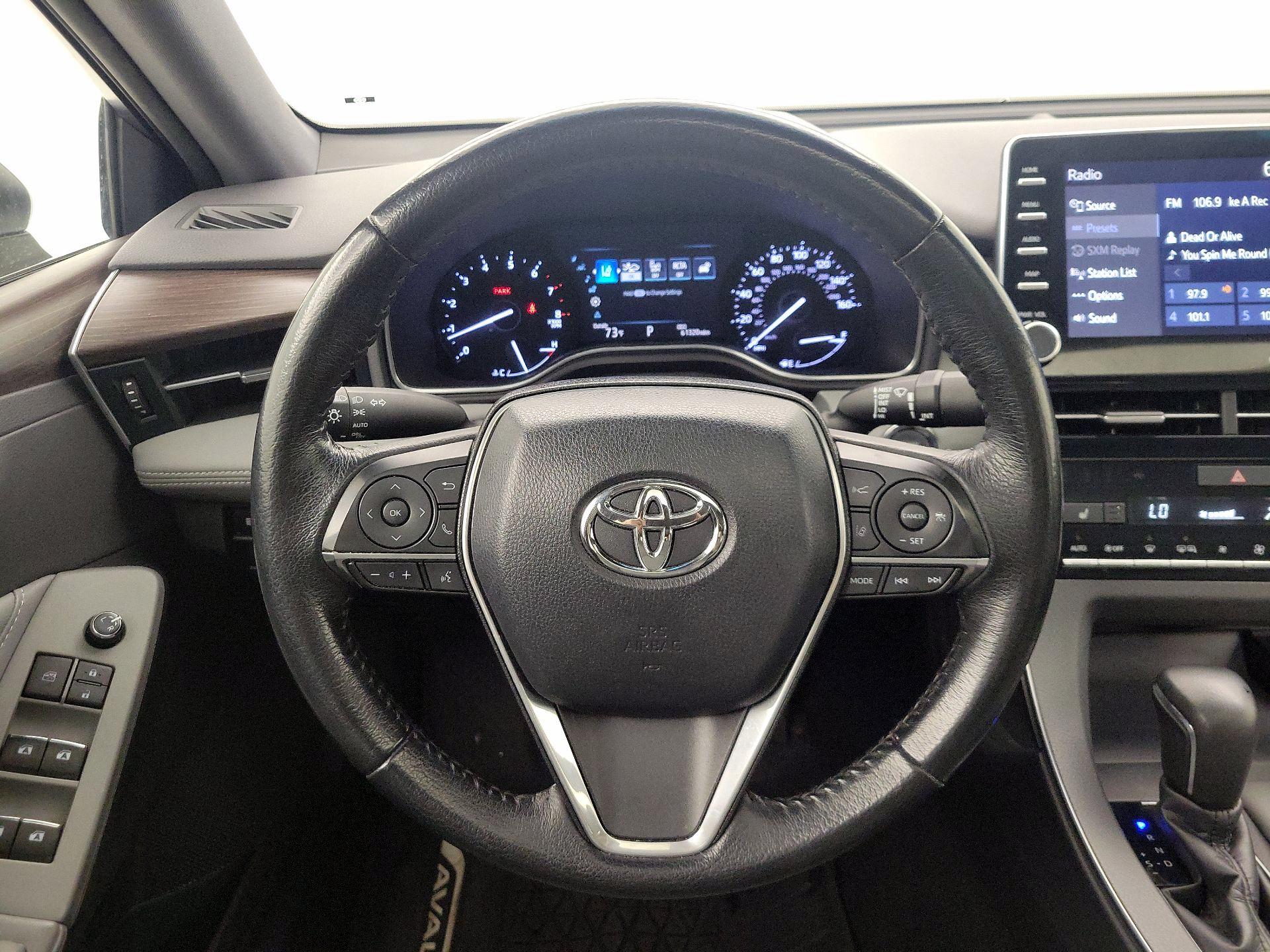 Thumbnail: 2019 Toyota Avalon - 10
