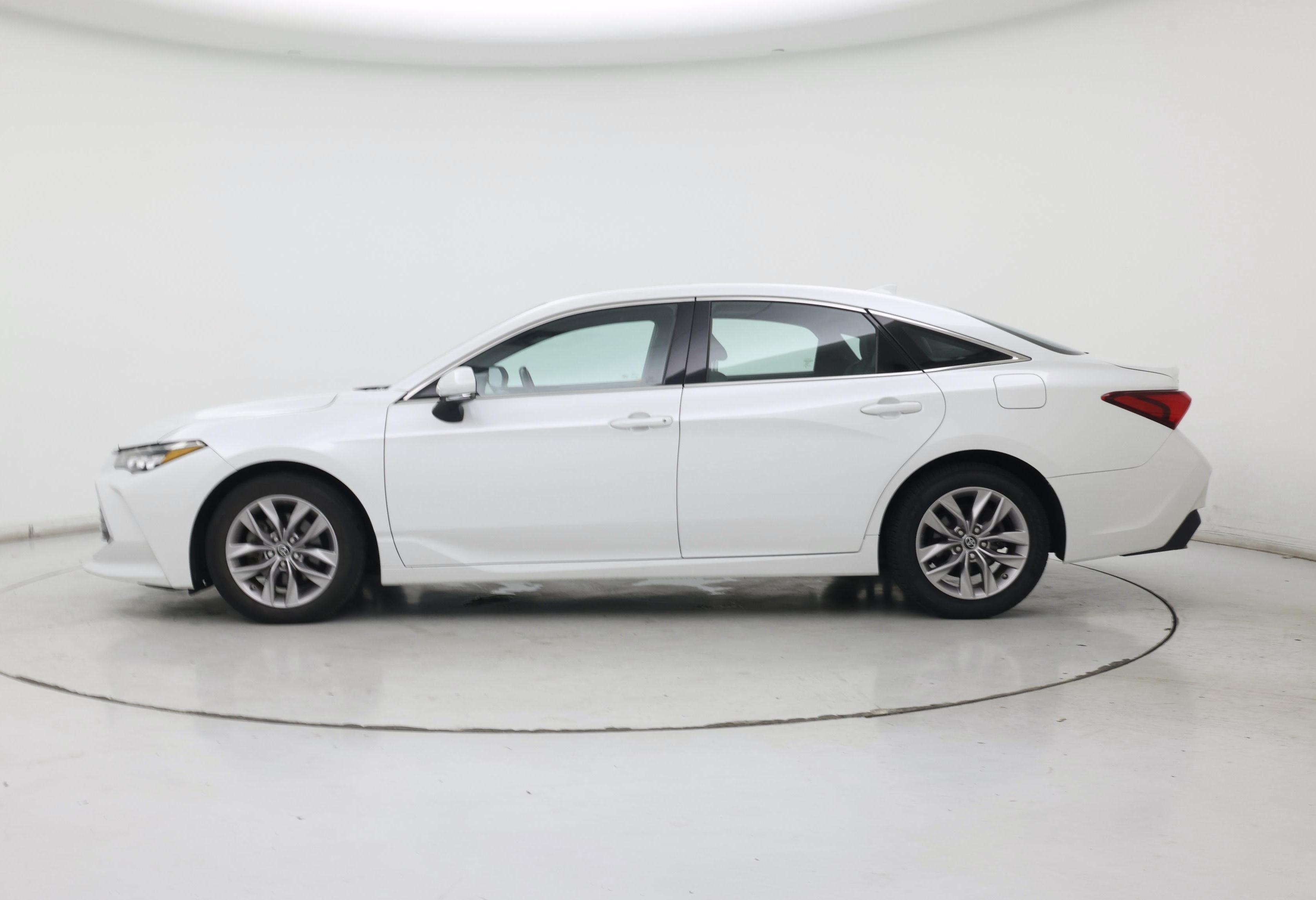 Thumbnail: 2019 Toyota Avalon - 3