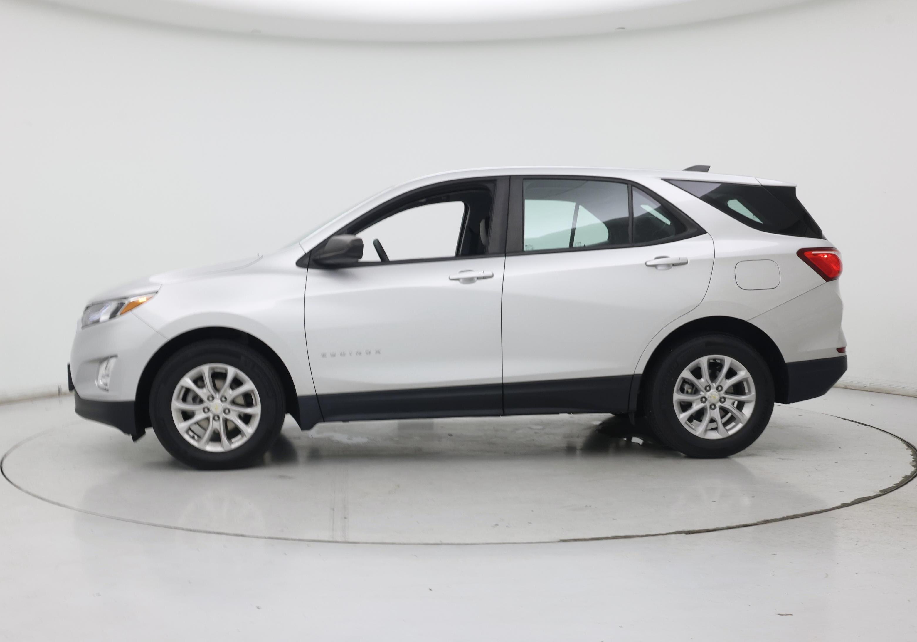 Thumbnail: 2021 Chevrolet Equinox - 3
