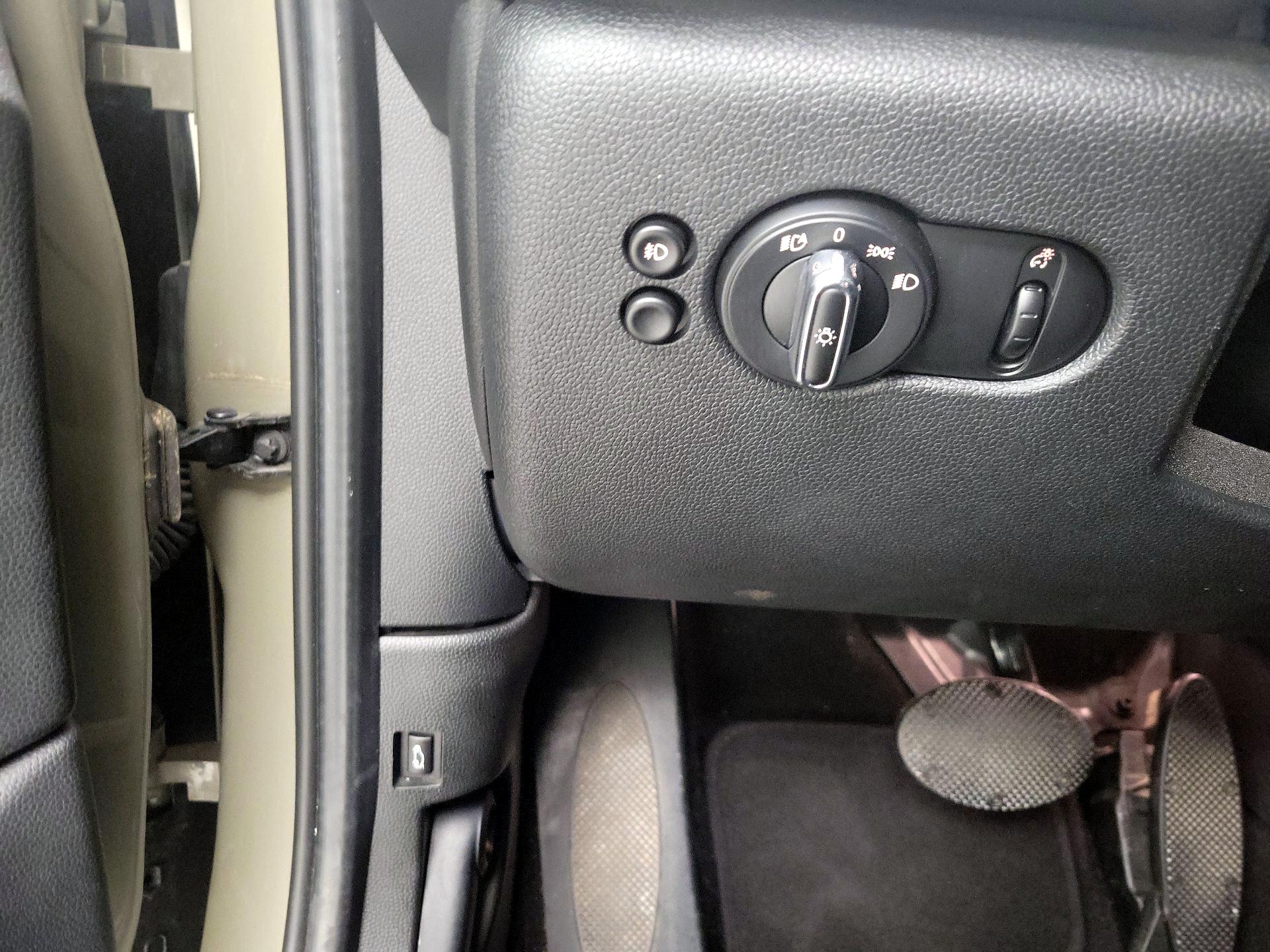 Thumbnail: 2019 MINI Cooper Hardtop - 13