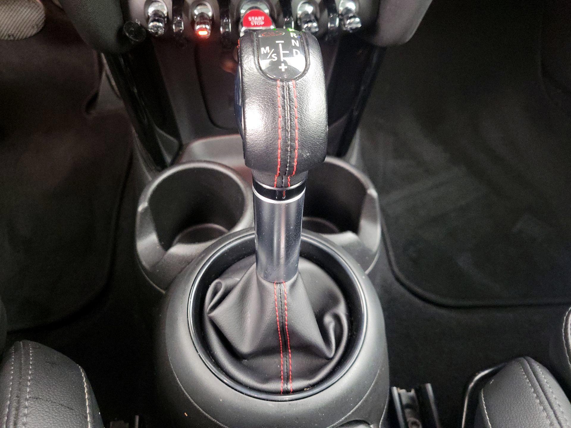 Thumbnail: 2019 MINI Cooper Hardtop - 17
