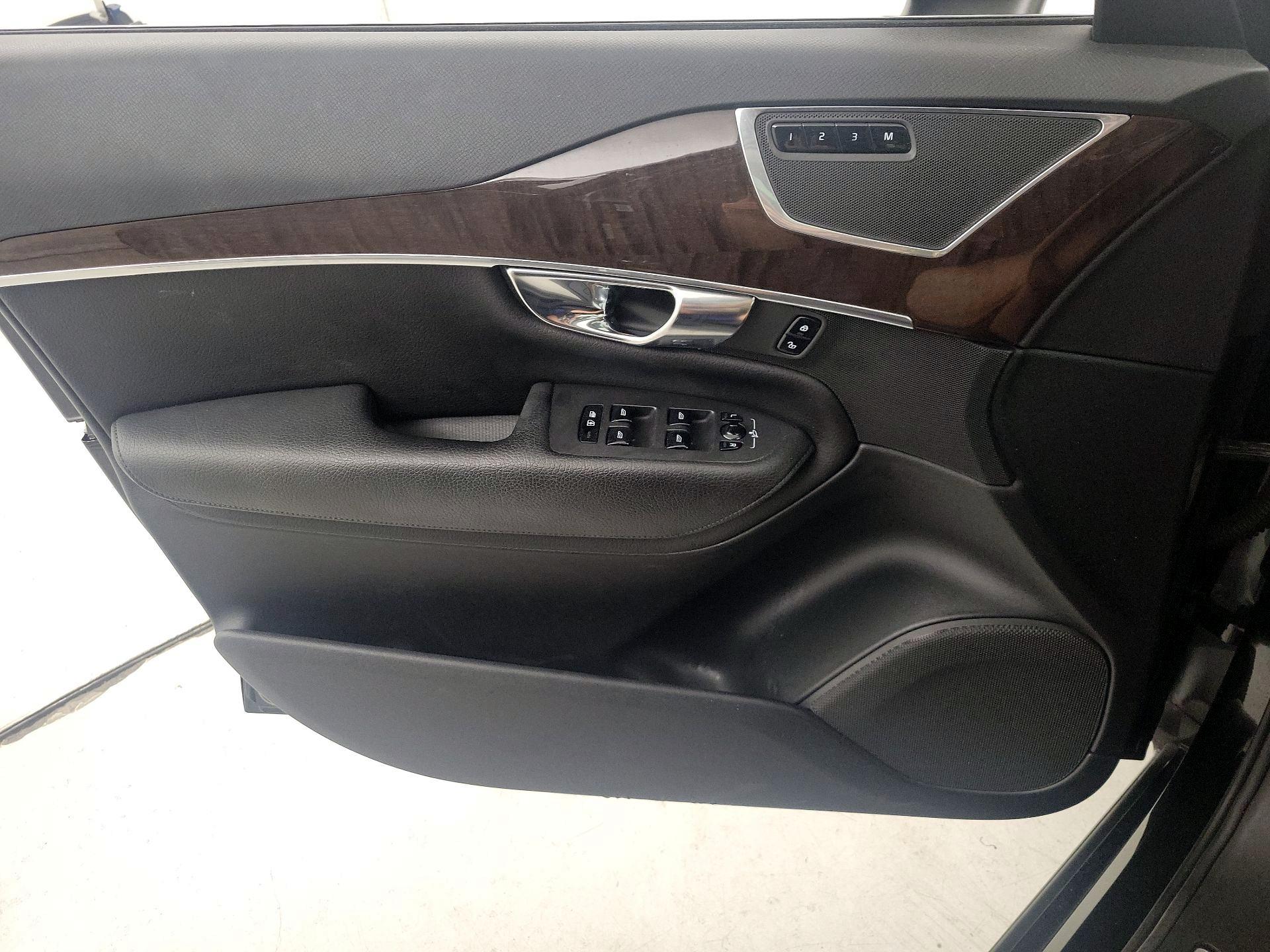 Thumbnail: 2019 Volvo XC90 - 12