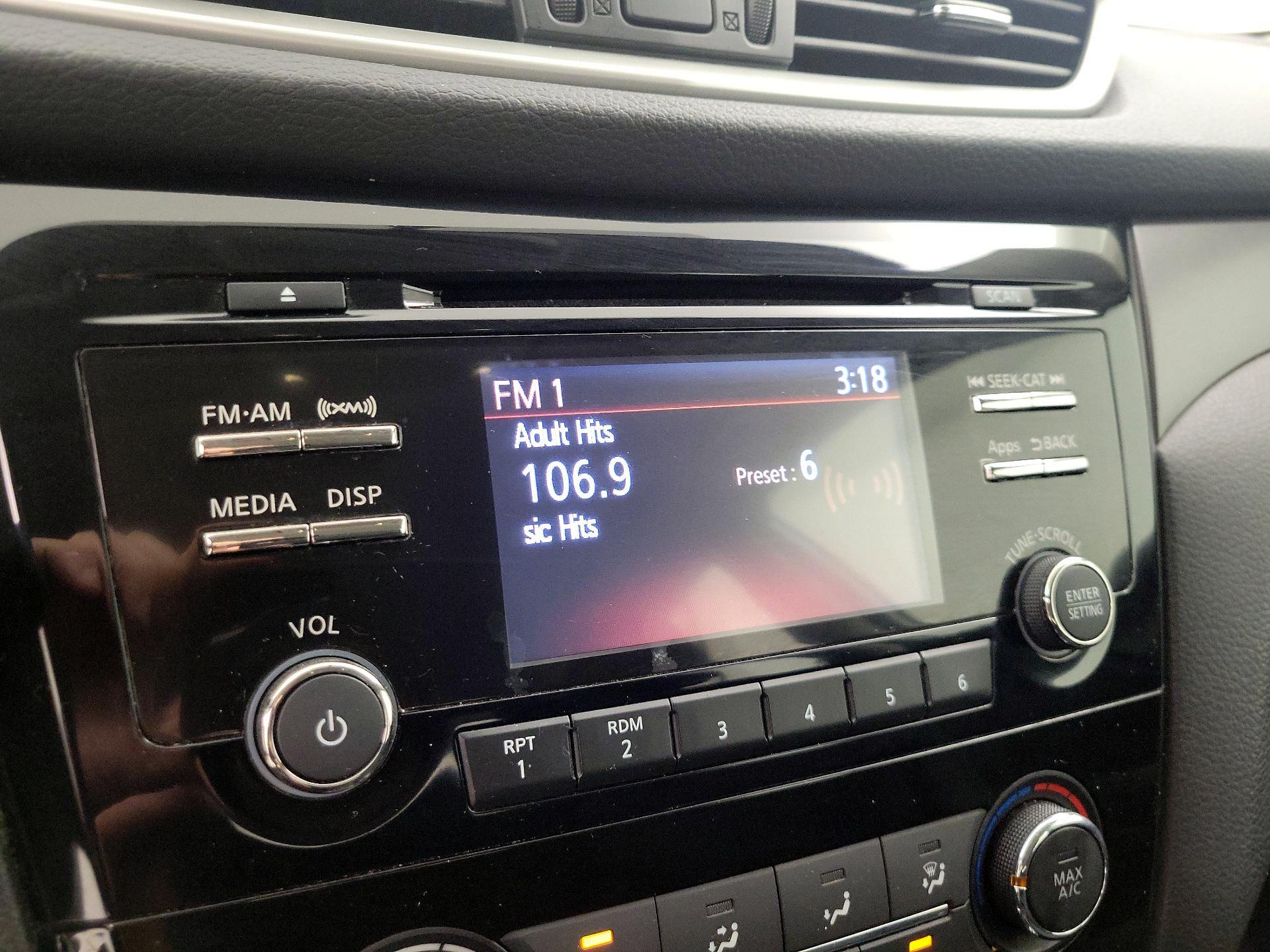 Thumbnail: 2016 Nissan Rogue - 15
