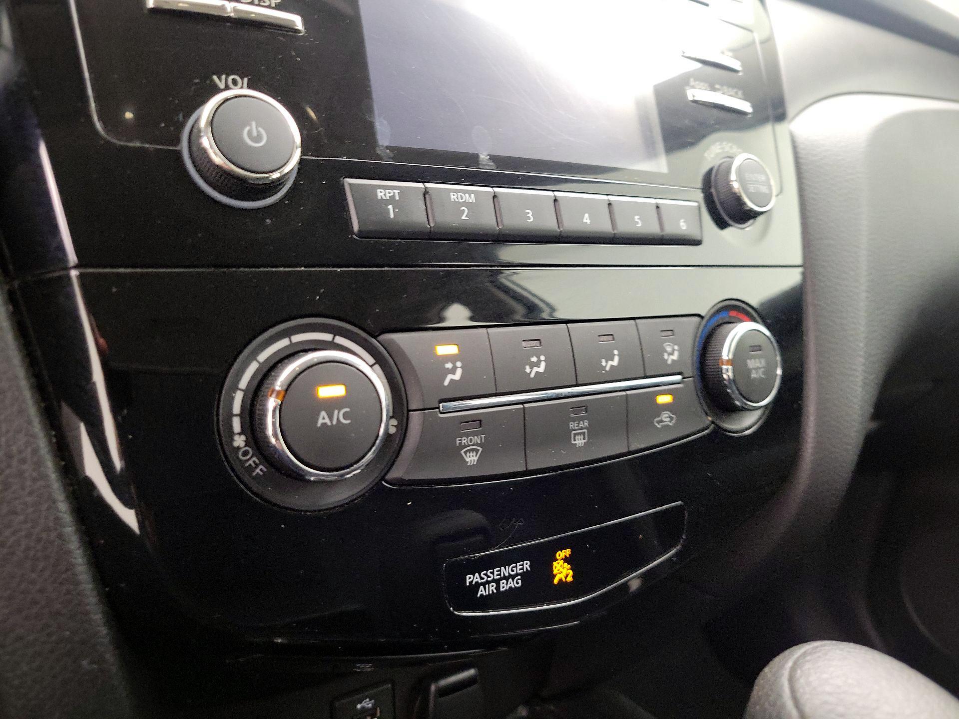 Thumbnail: 2016 Nissan Rogue - 16