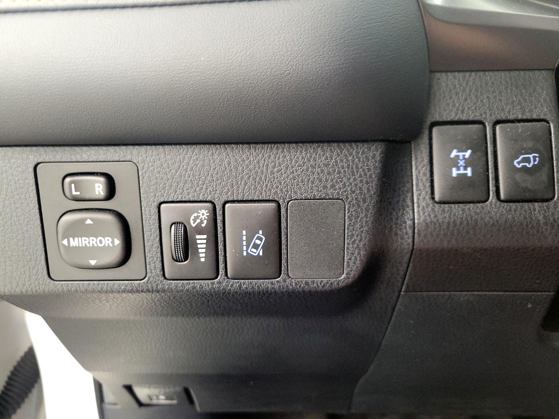 Thumbnail: 2017 Toyota RAV4 - 13