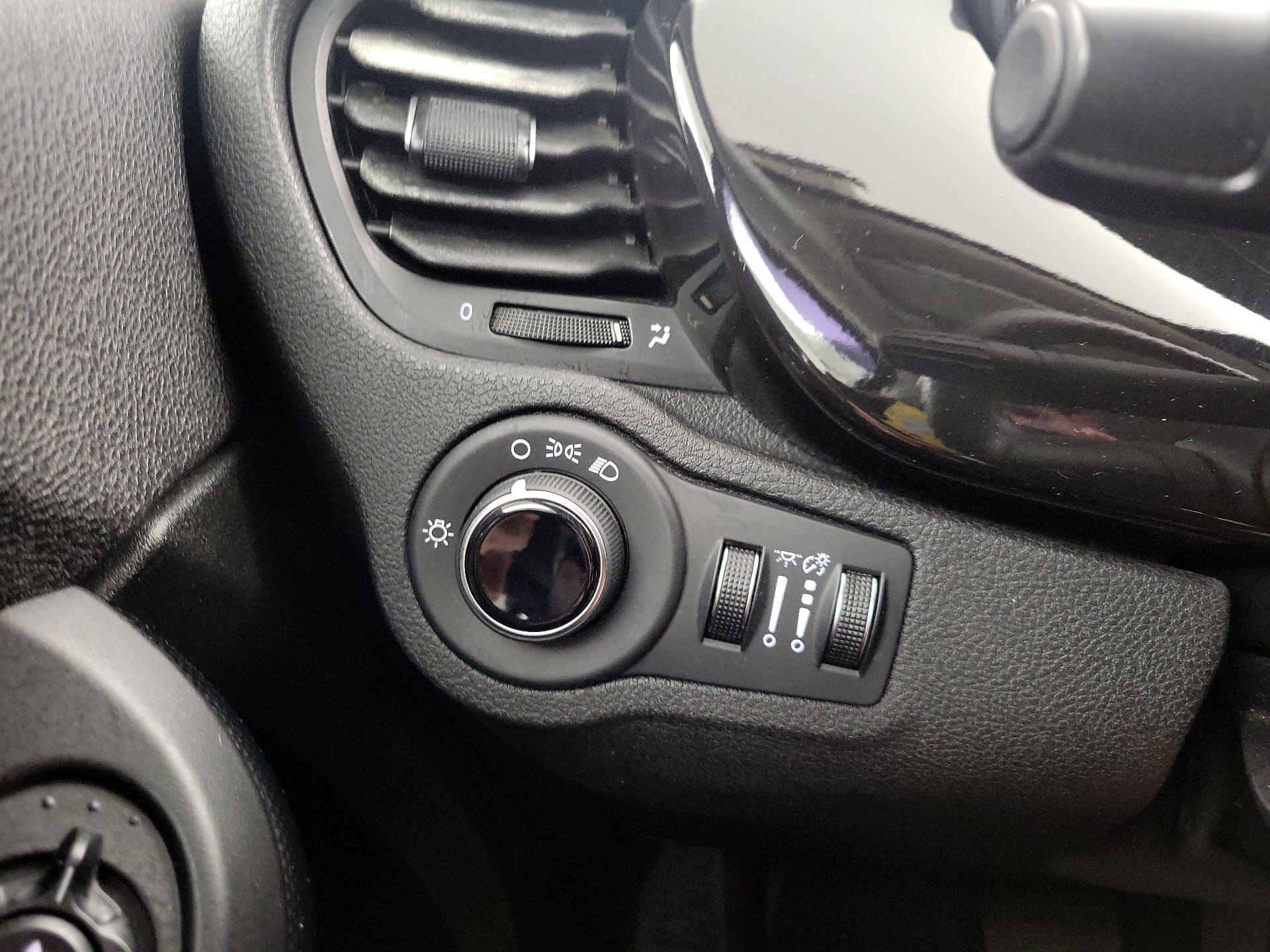 Thumbnail: 2016 Fiat 500X - 13