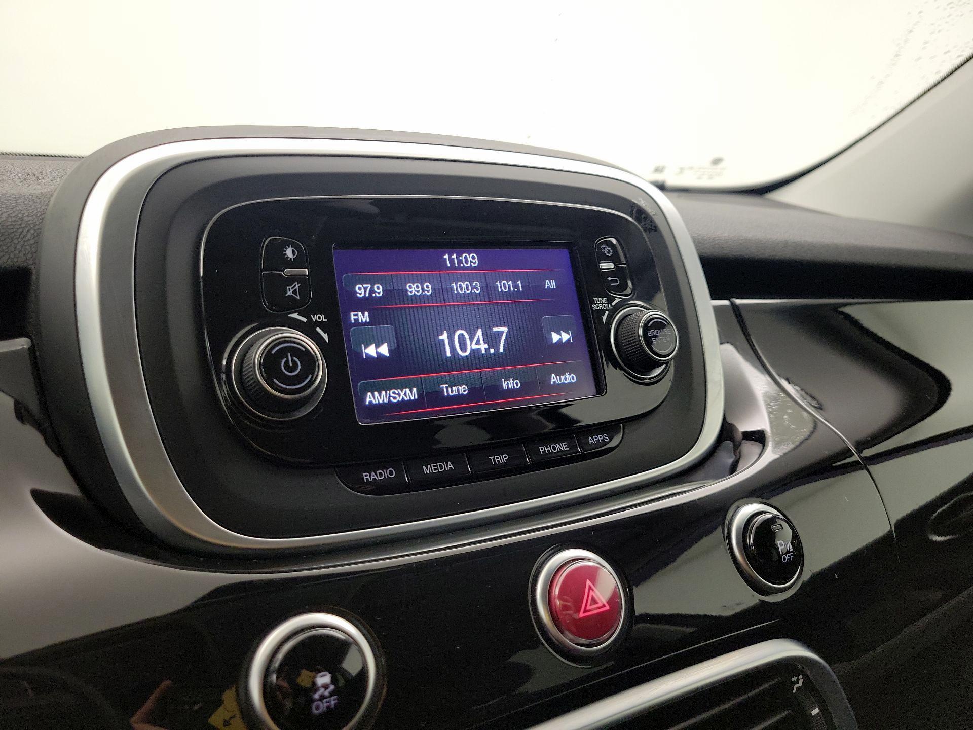 Thumbnail: 2016 Fiat 500X - 15