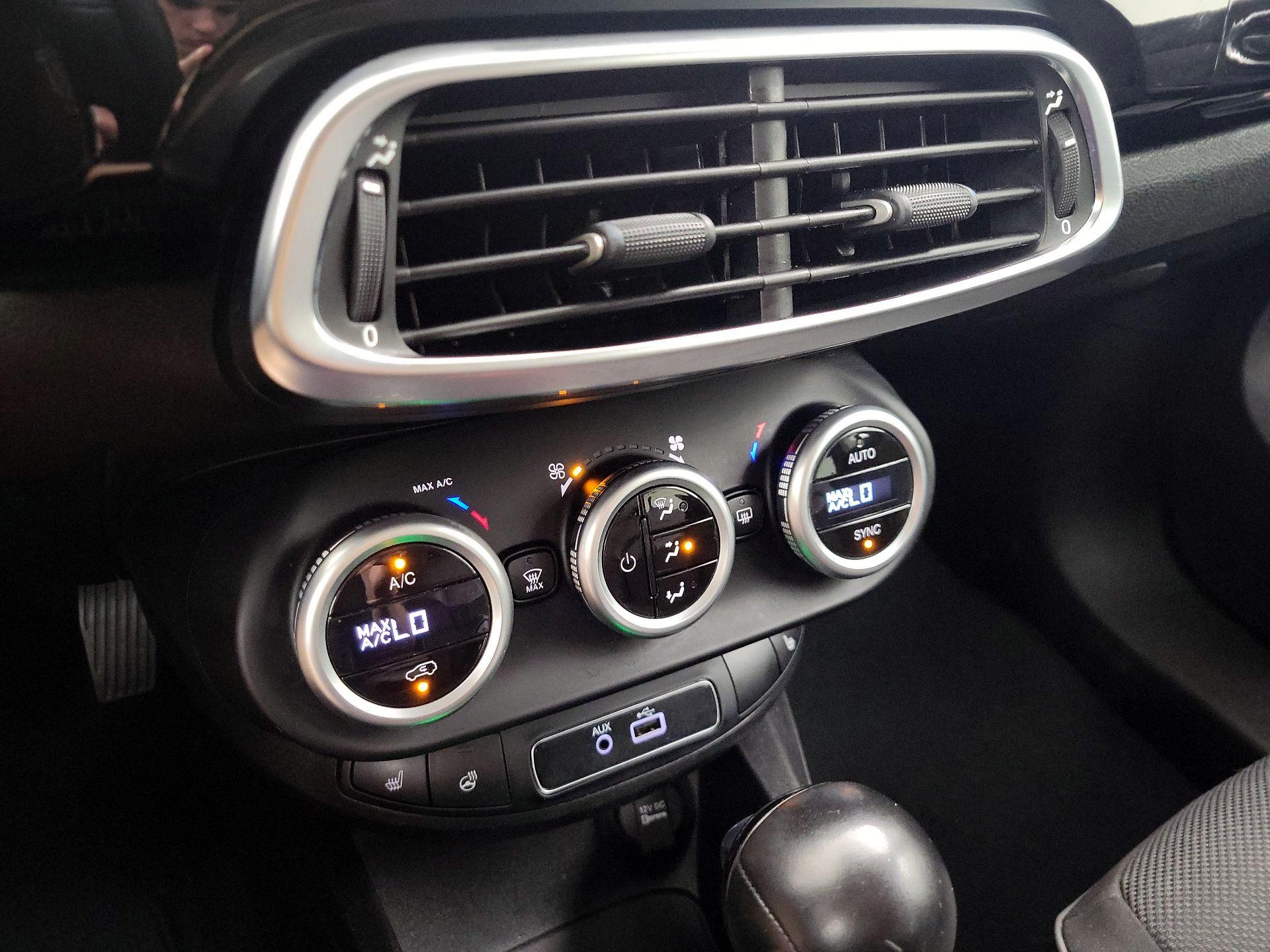 Thumbnail: 2016 Fiat 500X - 16
