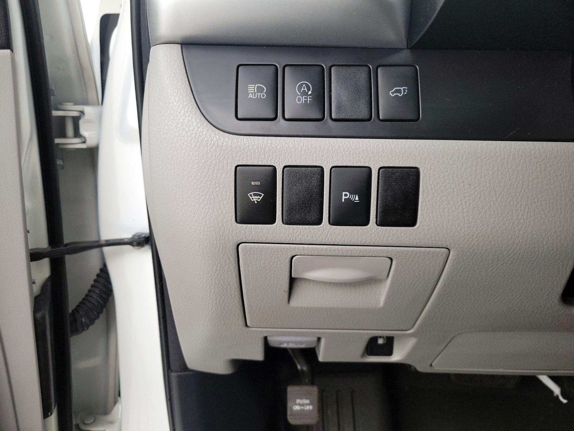 Thumbnail: 2018 Toyota Highlander - 13