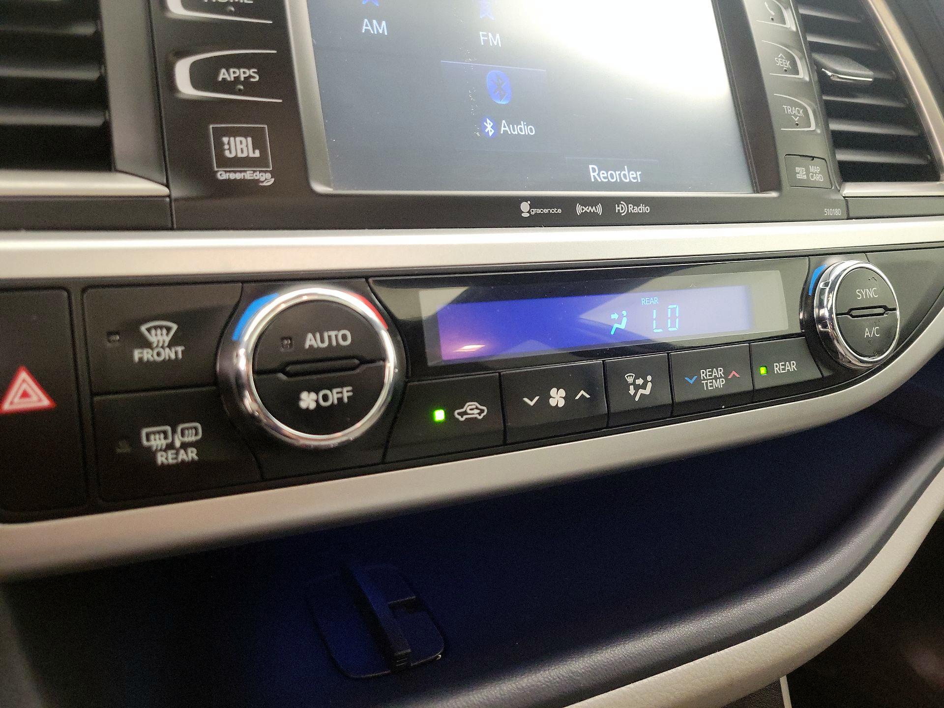 Thumbnail: 2018 Toyota Highlander - 17