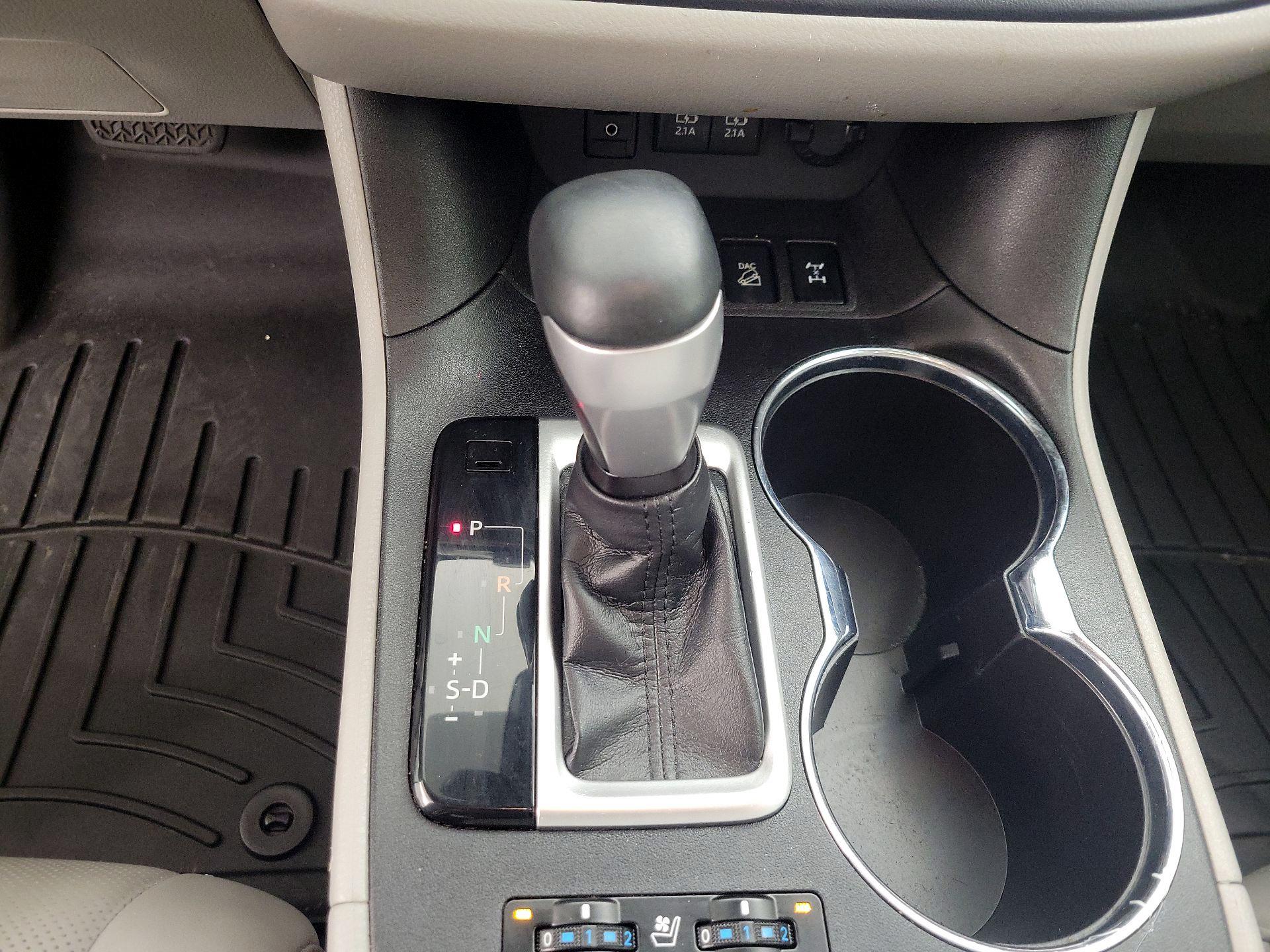 Thumbnail: 2018 Toyota Highlander - 18