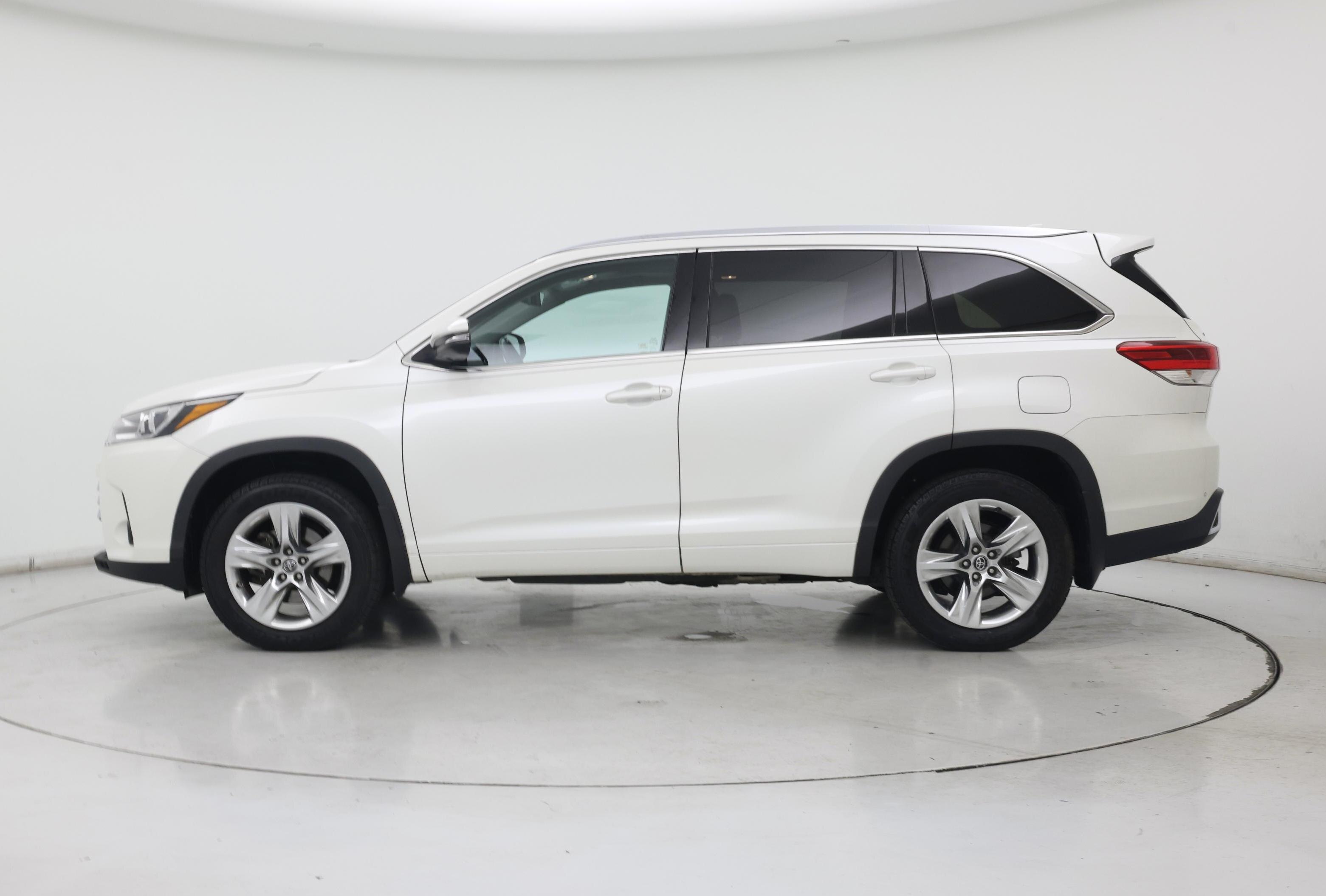 Thumbnail: 2018 Toyota Highlander - 3