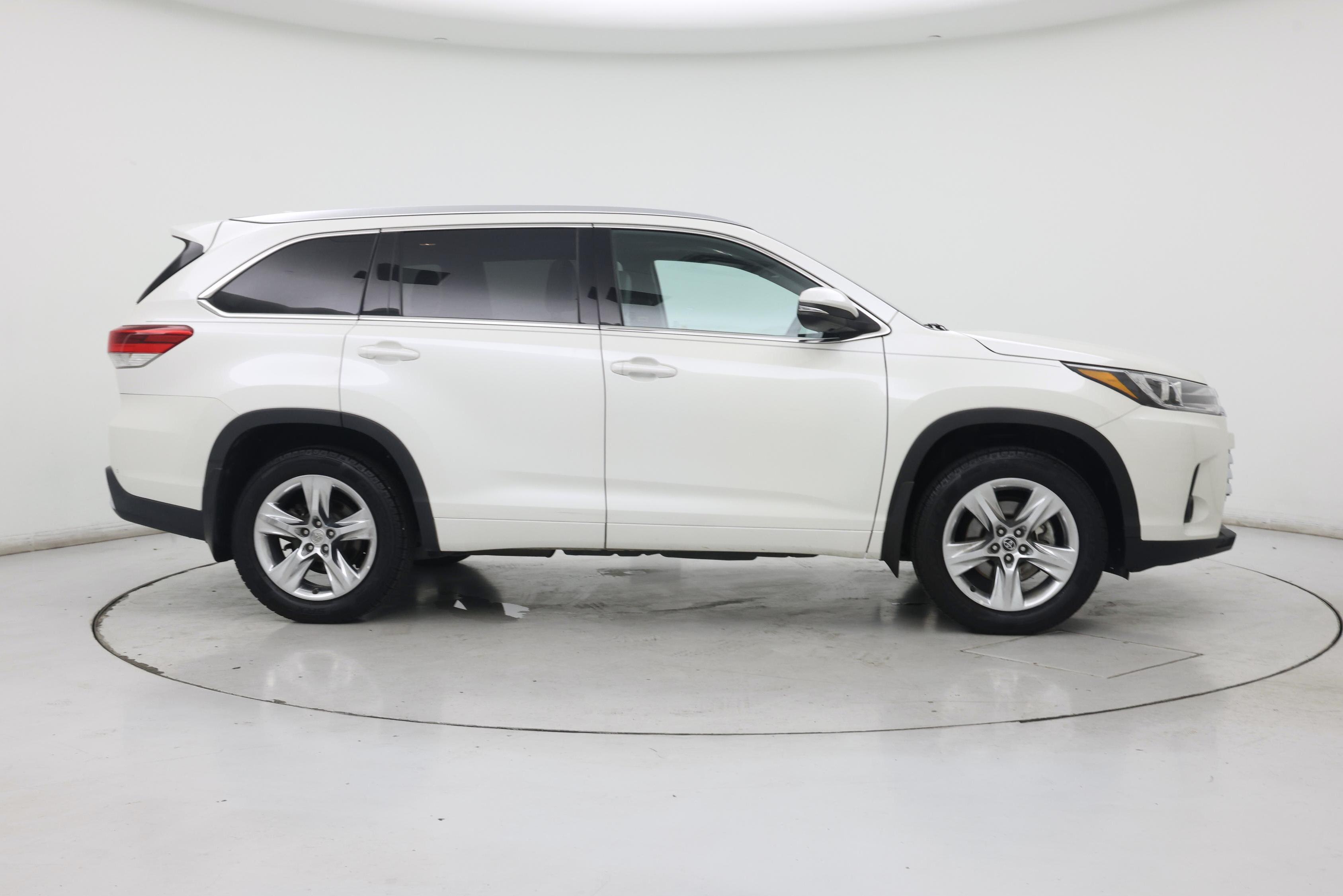 Thumbnail: 2018 Toyota Highlander - 7