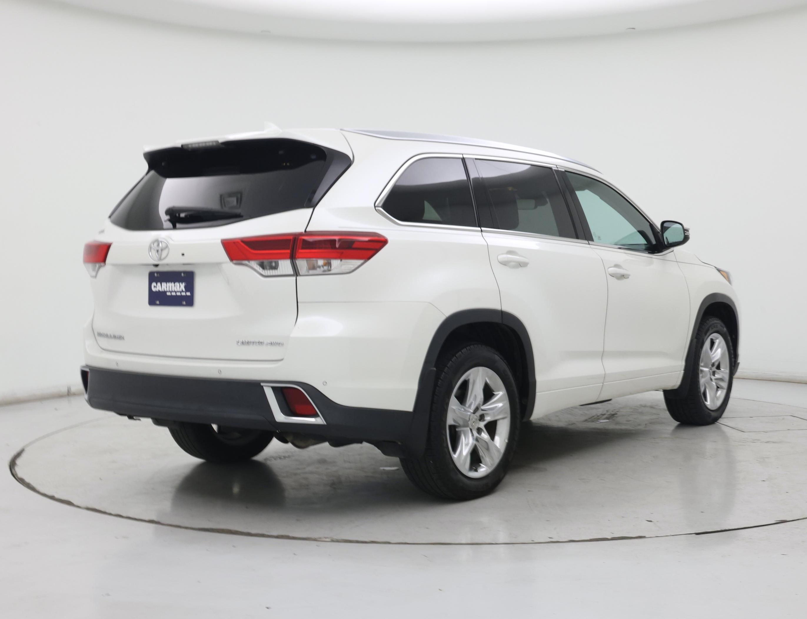 Thumbnail: 2018 Toyota Highlander - 8
