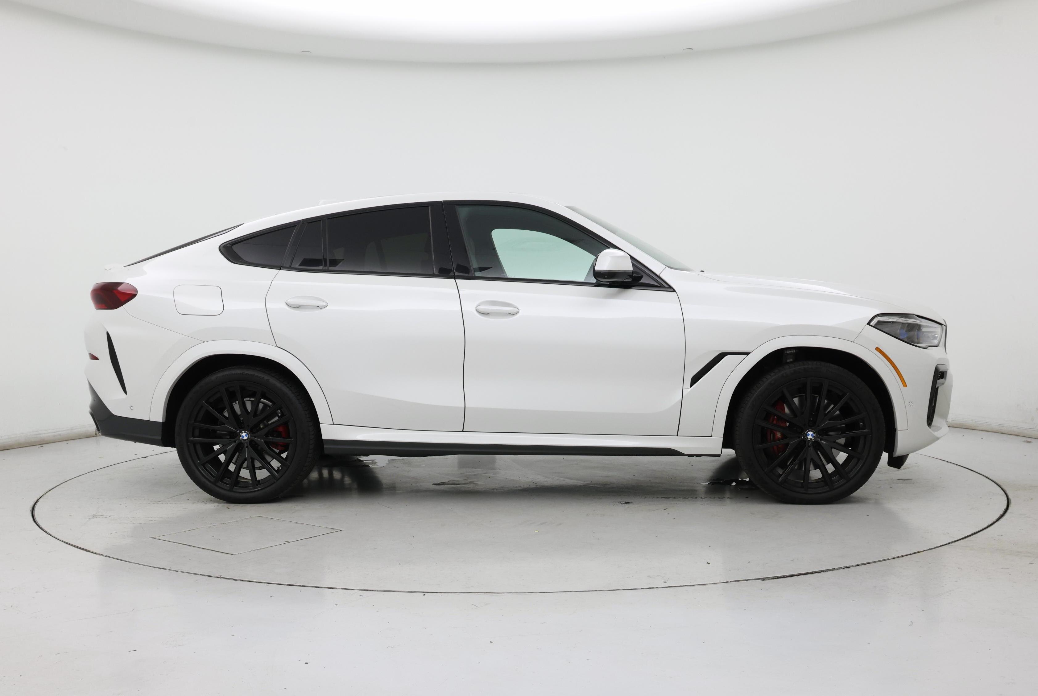 Thumbnail: 2022 BMW X6 - 7