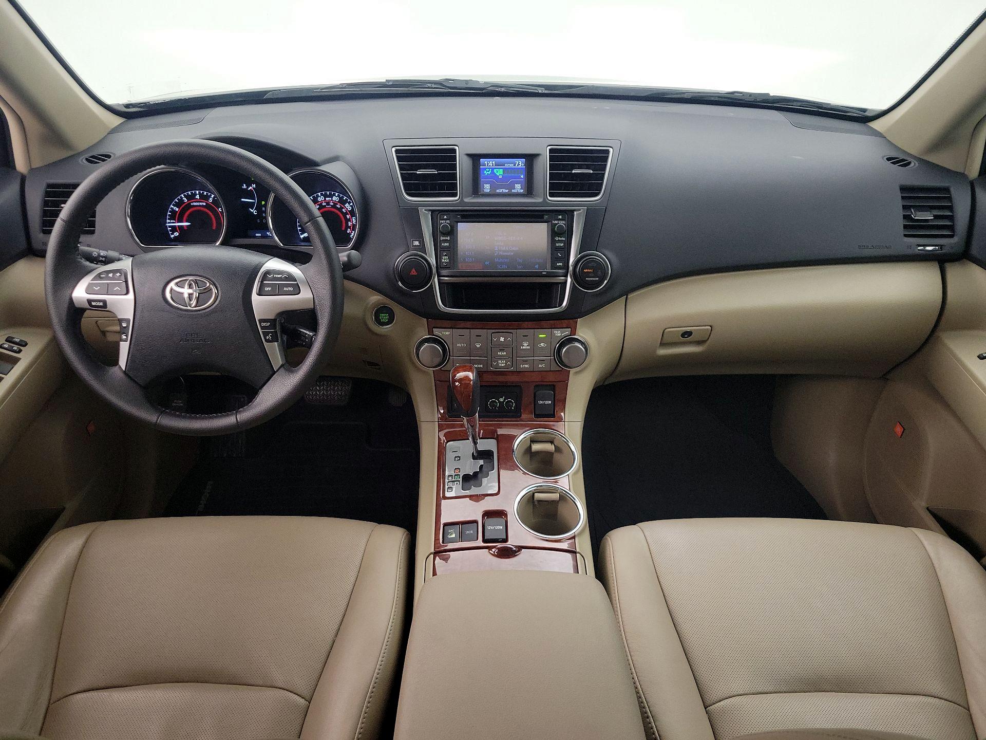 Thumbnail: 2013 Toyota Highlander - 9