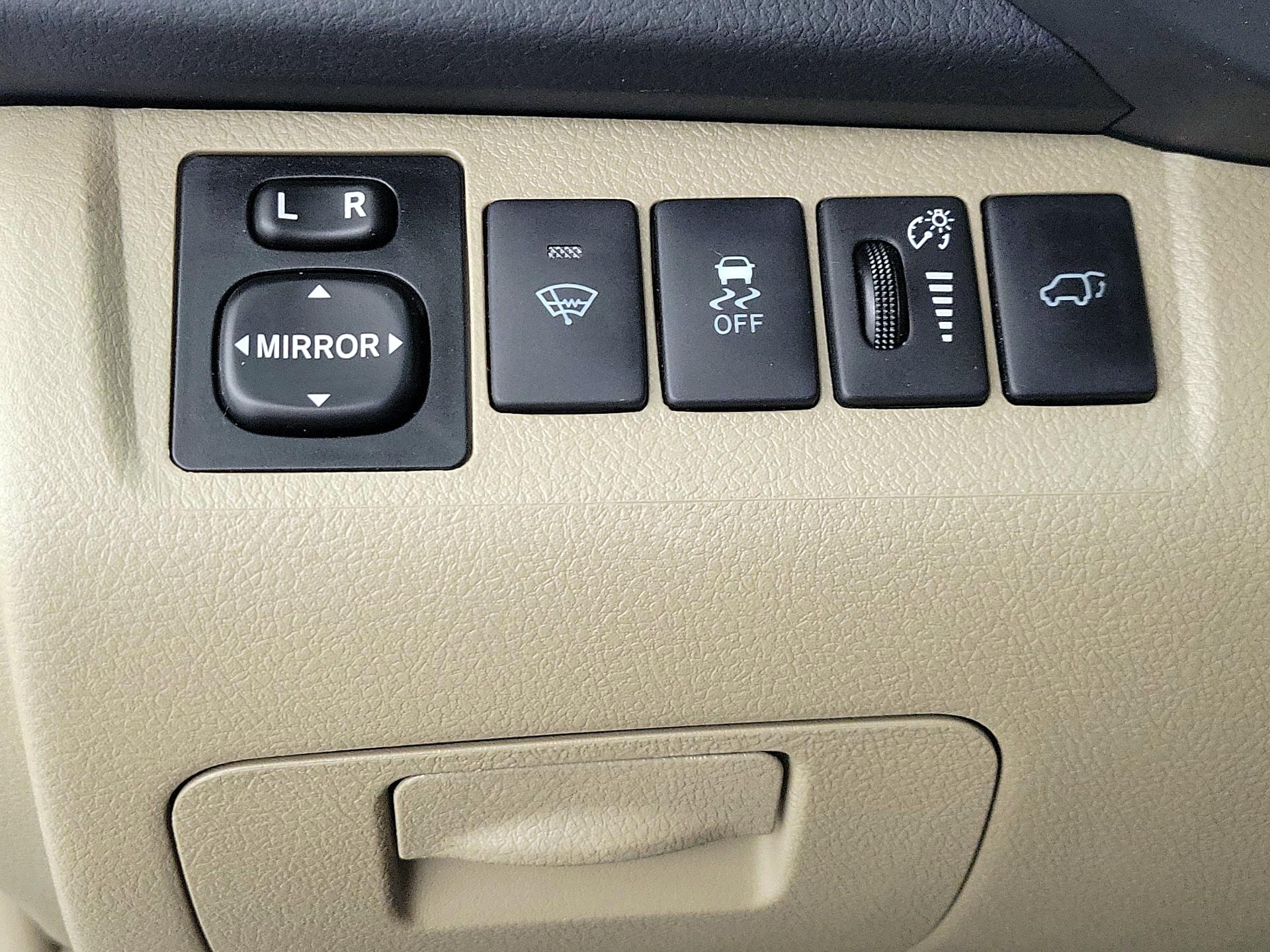 Thumbnail: 2013 Toyota Highlander - 13