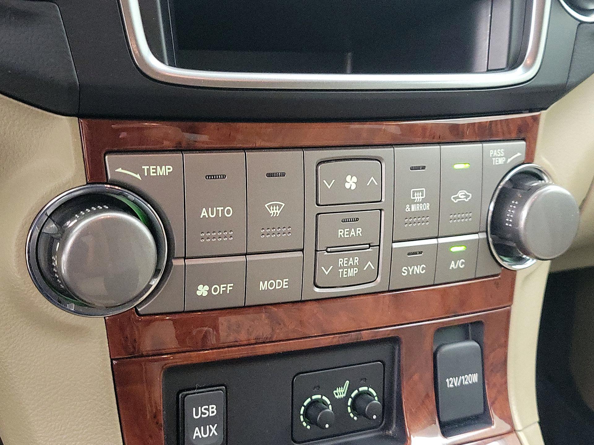 Thumbnail: 2013 Toyota Highlander - 16