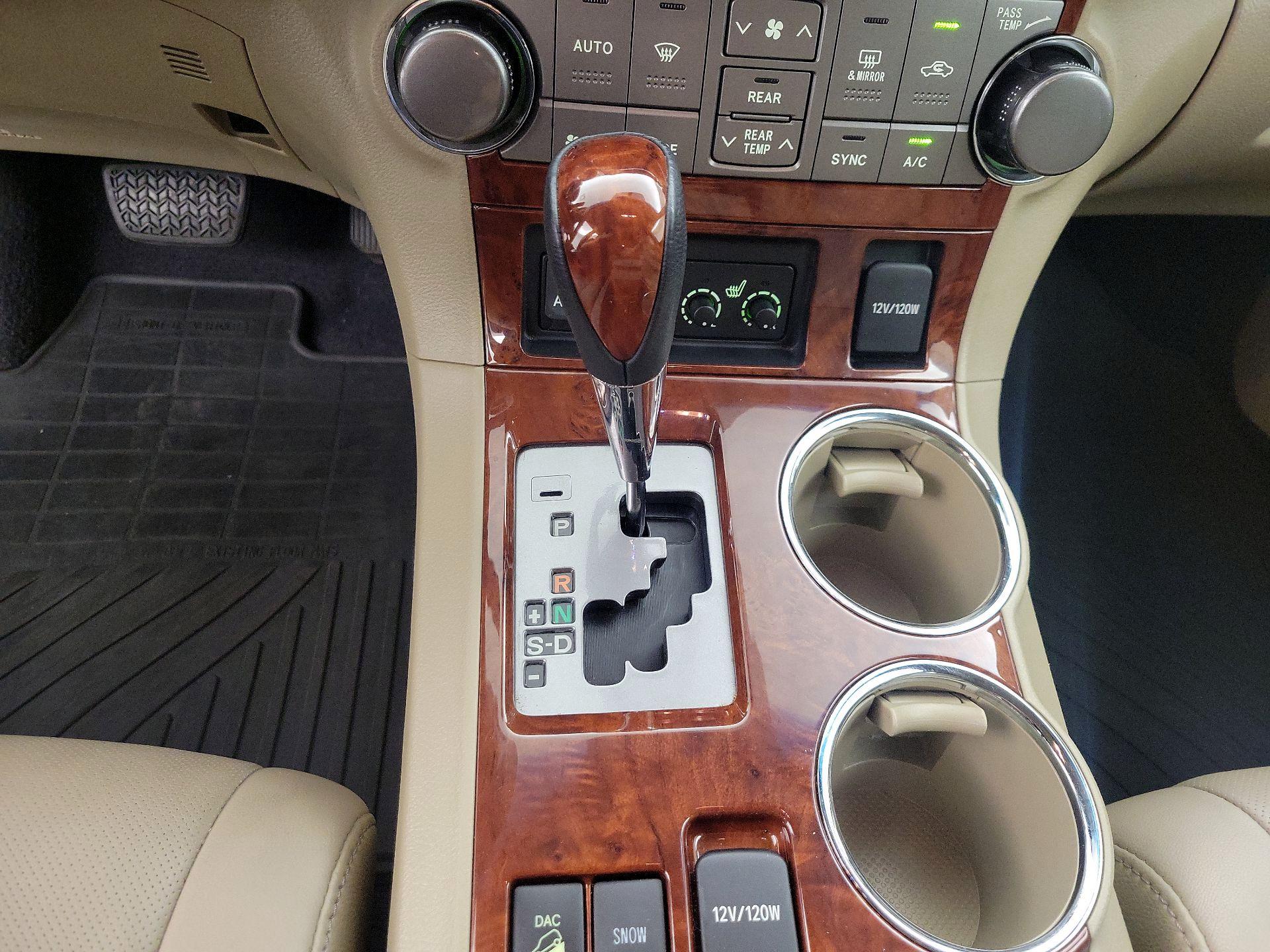 Thumbnail: 2013 Toyota Highlander - 17