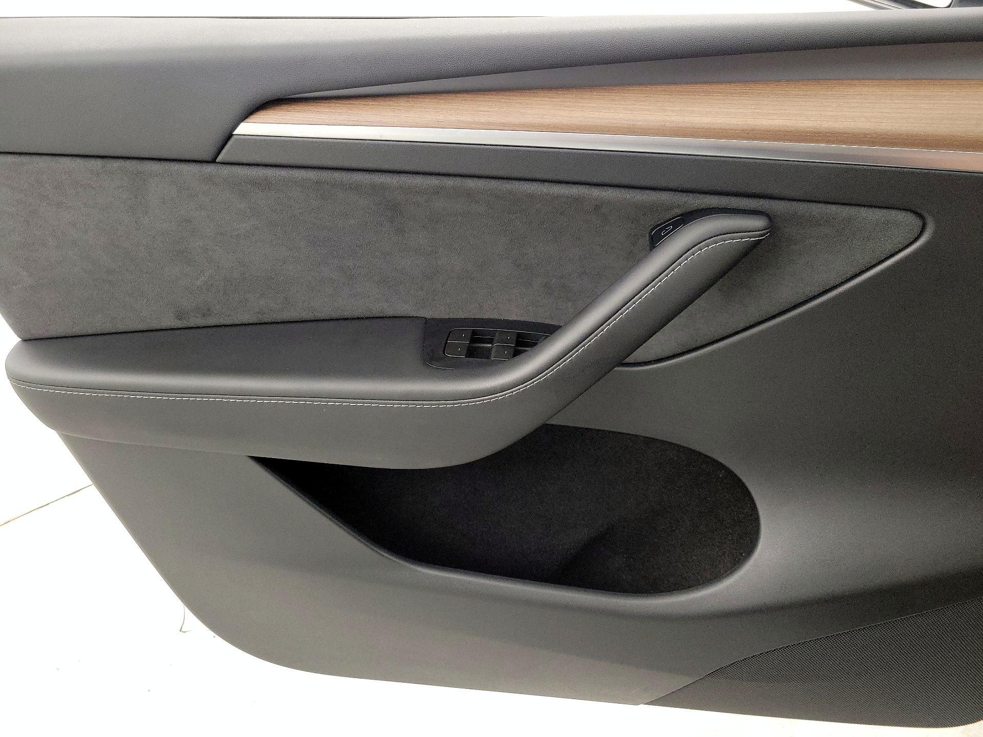 Thumbnail: 2023 Tesla Model Y - 12